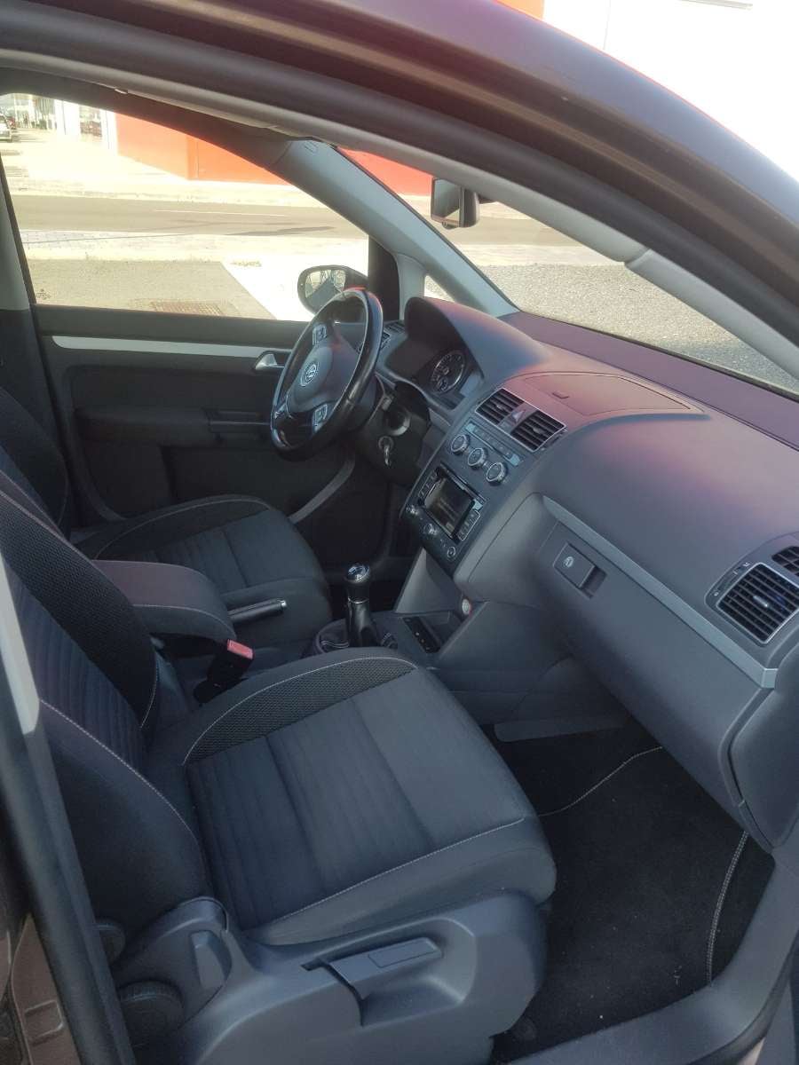 Volkswagen Touran con Radio 