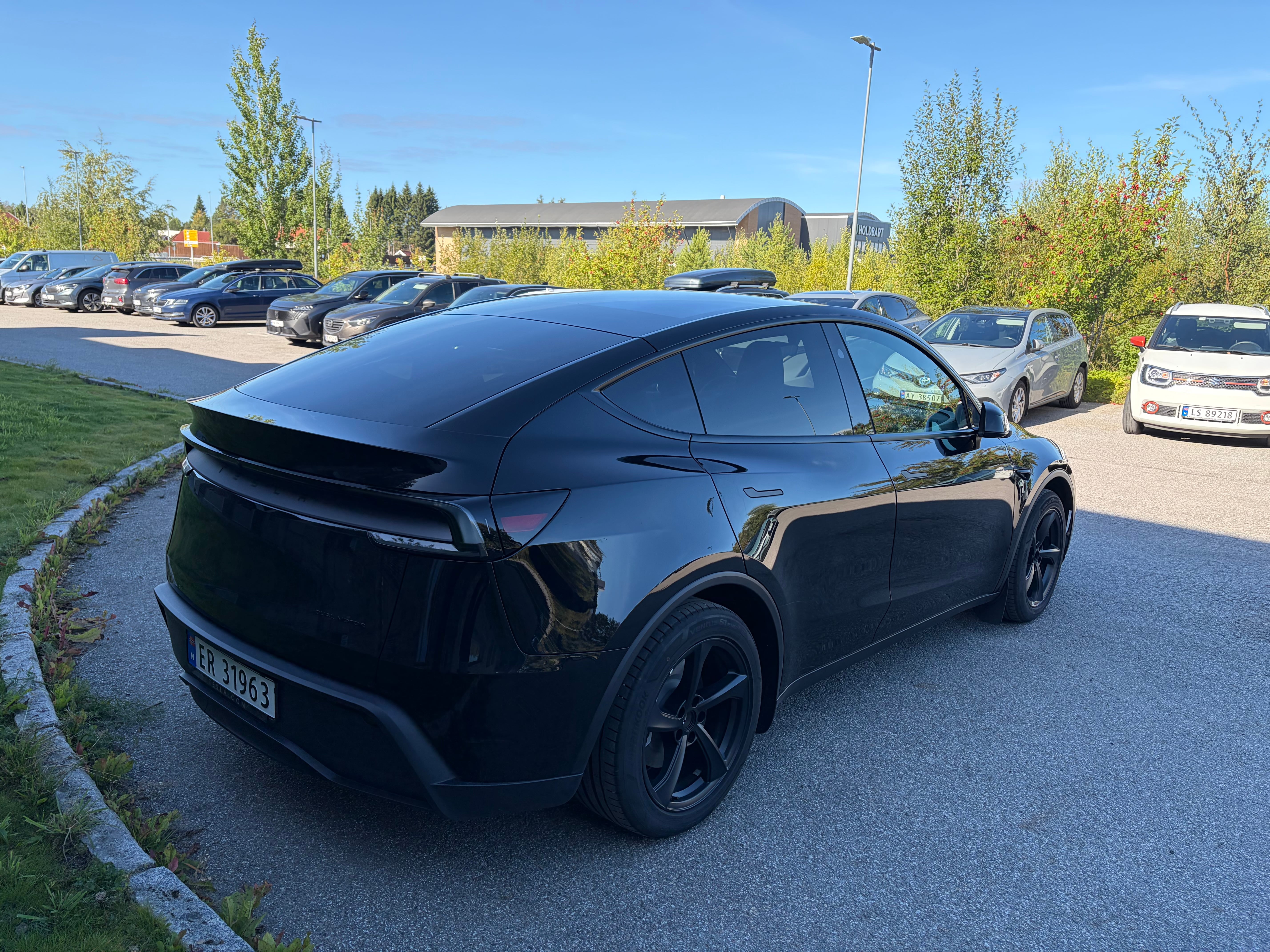 Tesla Model Y Long Range with Cruise control