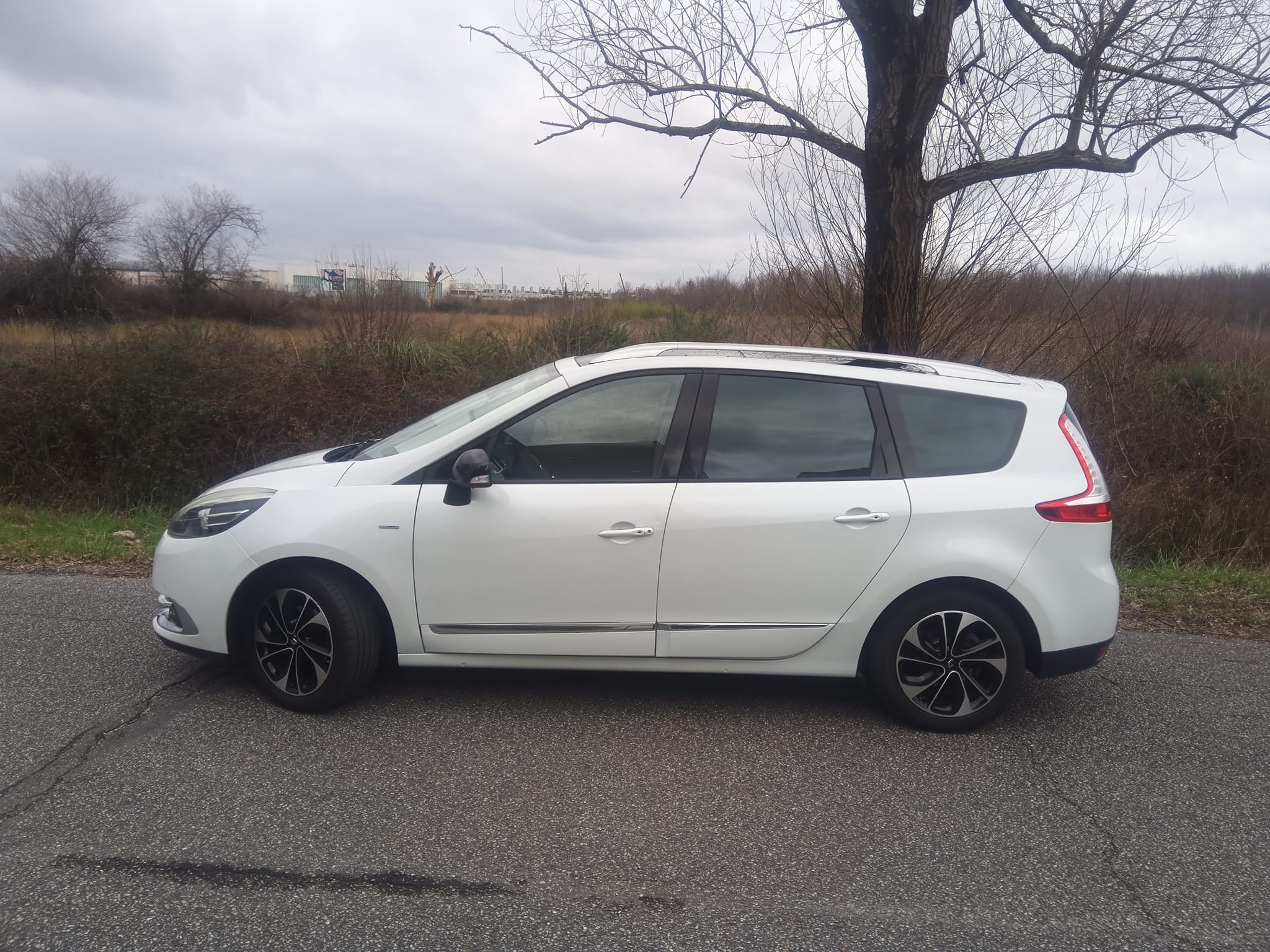 Renault Grand Scenic CLIM 1.5 DCI 110 CH (5) avec Climatisation