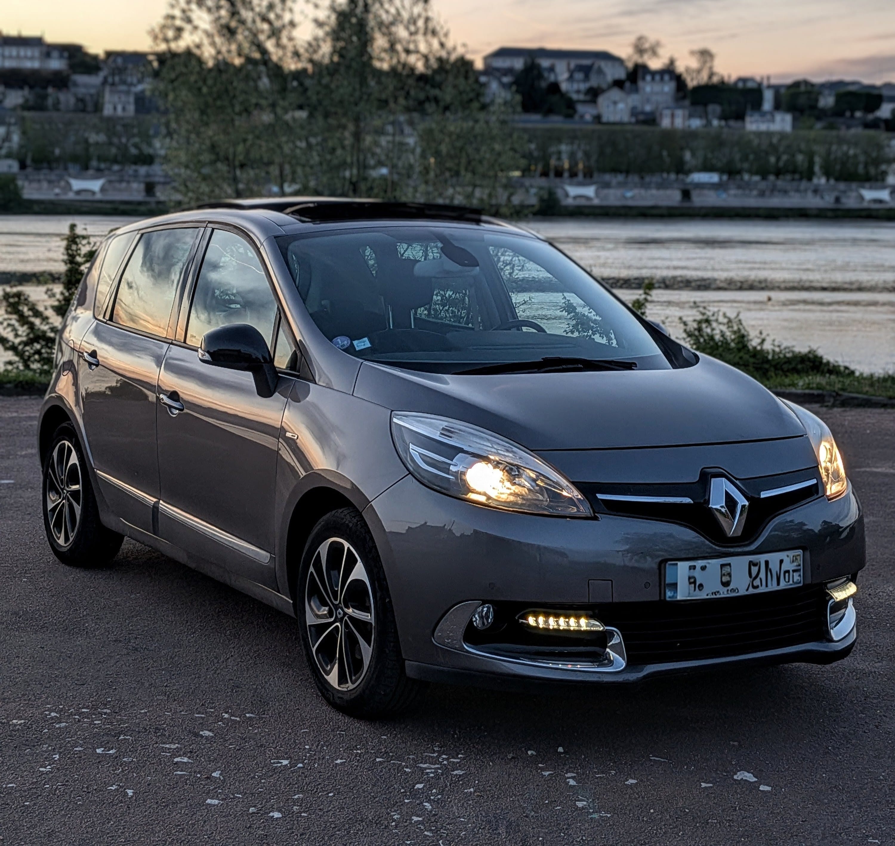 Renault Scenic 1.2 tce 130cv avec Régulateur de vitesse