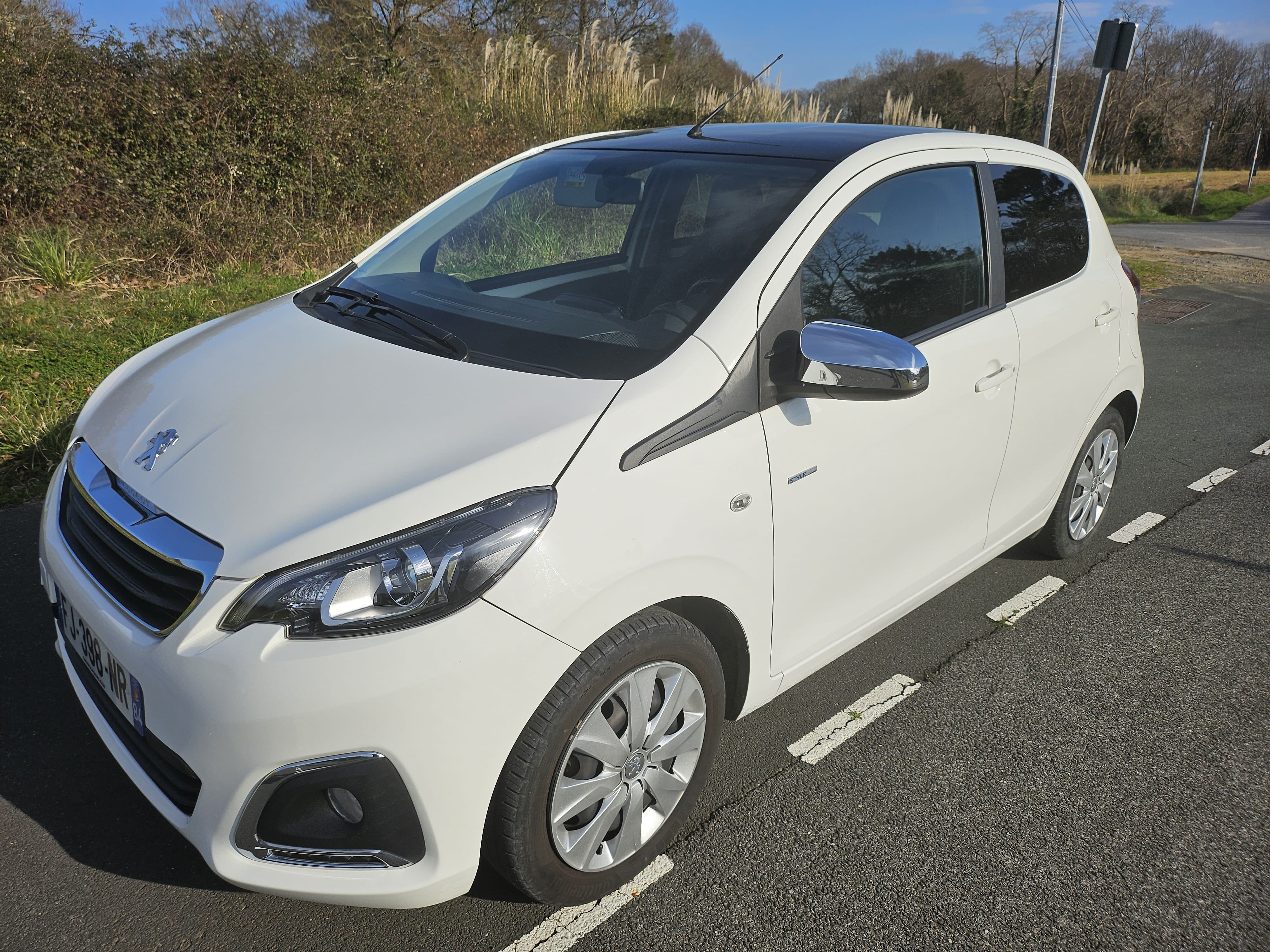 Peugeot 108 with GPS