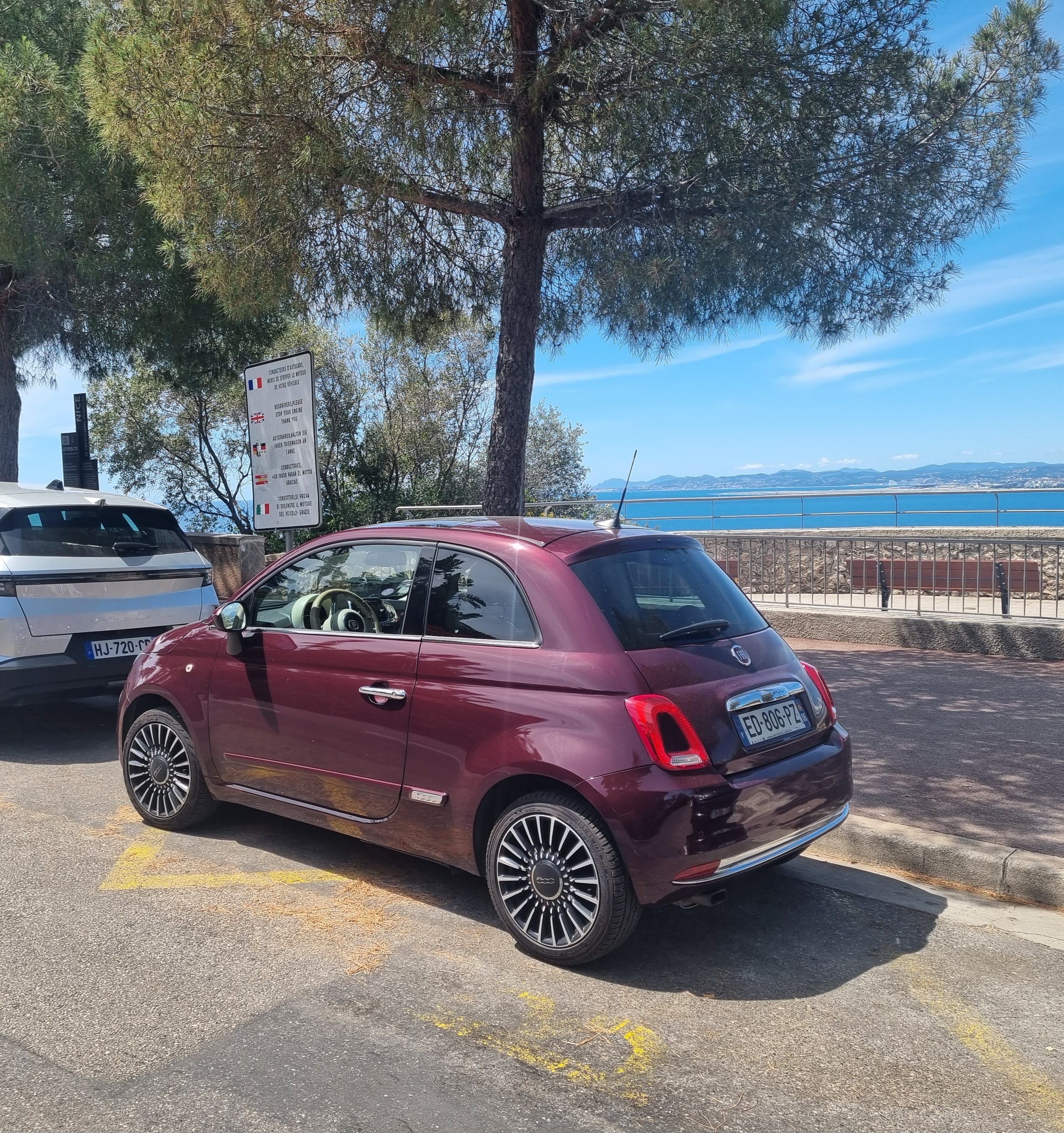 Fiat 500 Toit panoramique, Clim auto, Bluetooth tactile, USB, GPS, cuir, radar de recul, super 95 avec Climatisation
