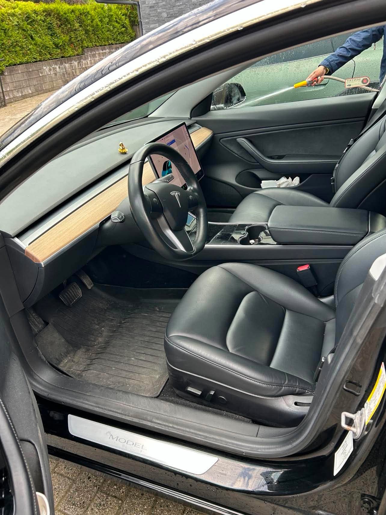 Tesla Model 3 med Cruisekontroll
