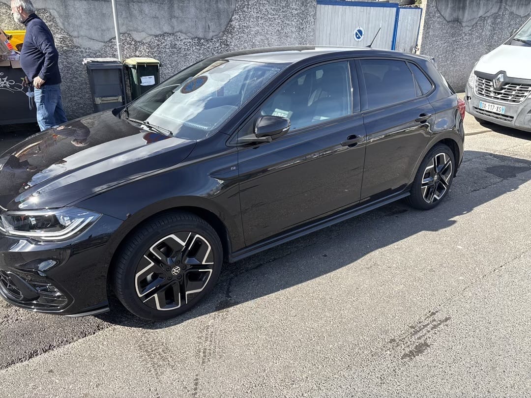 Volkswagen Polo R-Line avec Apple CarPlay