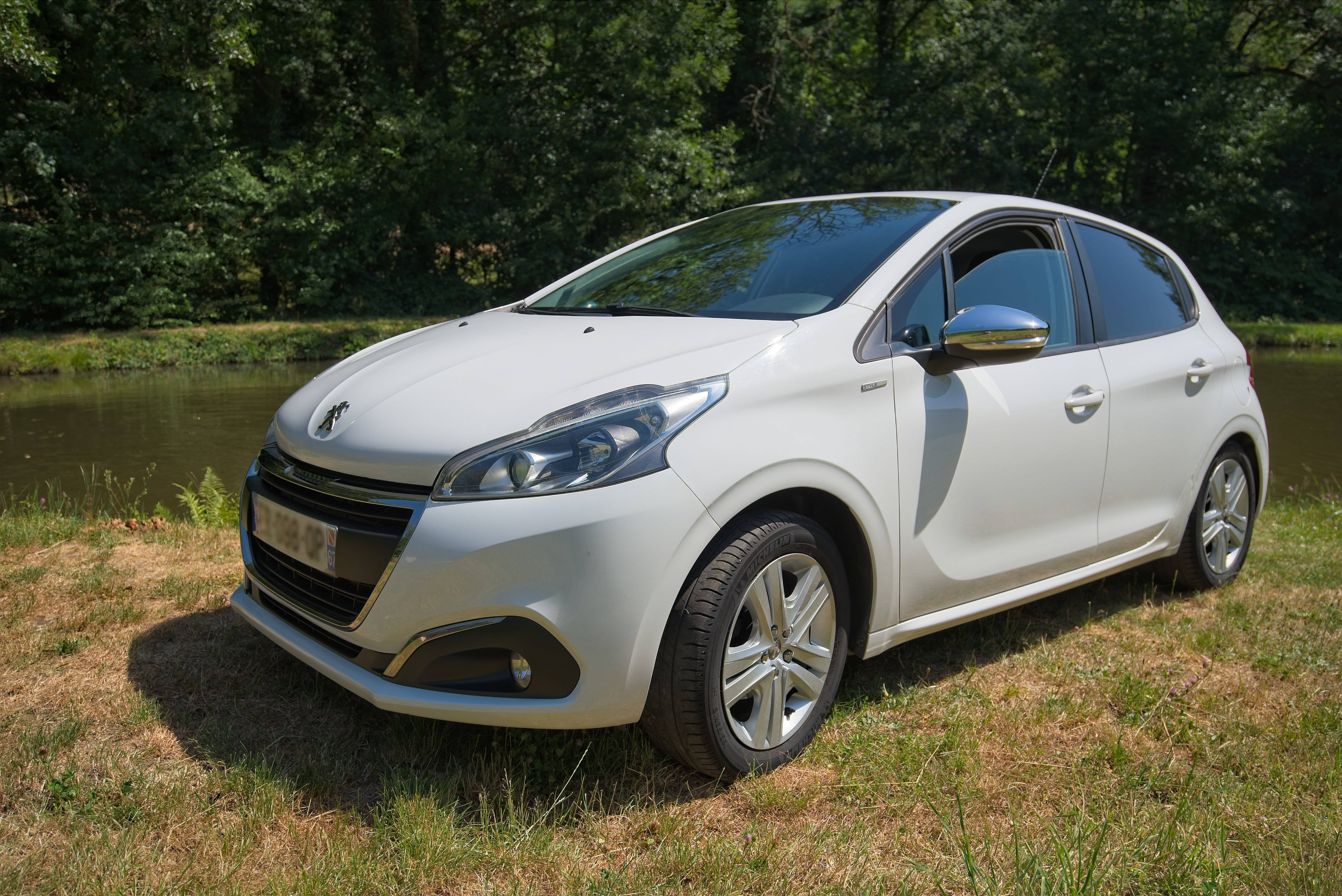 Peugeot 208 Peugeot 208 Active – Idéale Ville & Route  Économique & Très Propre, 2017, Essence 95
