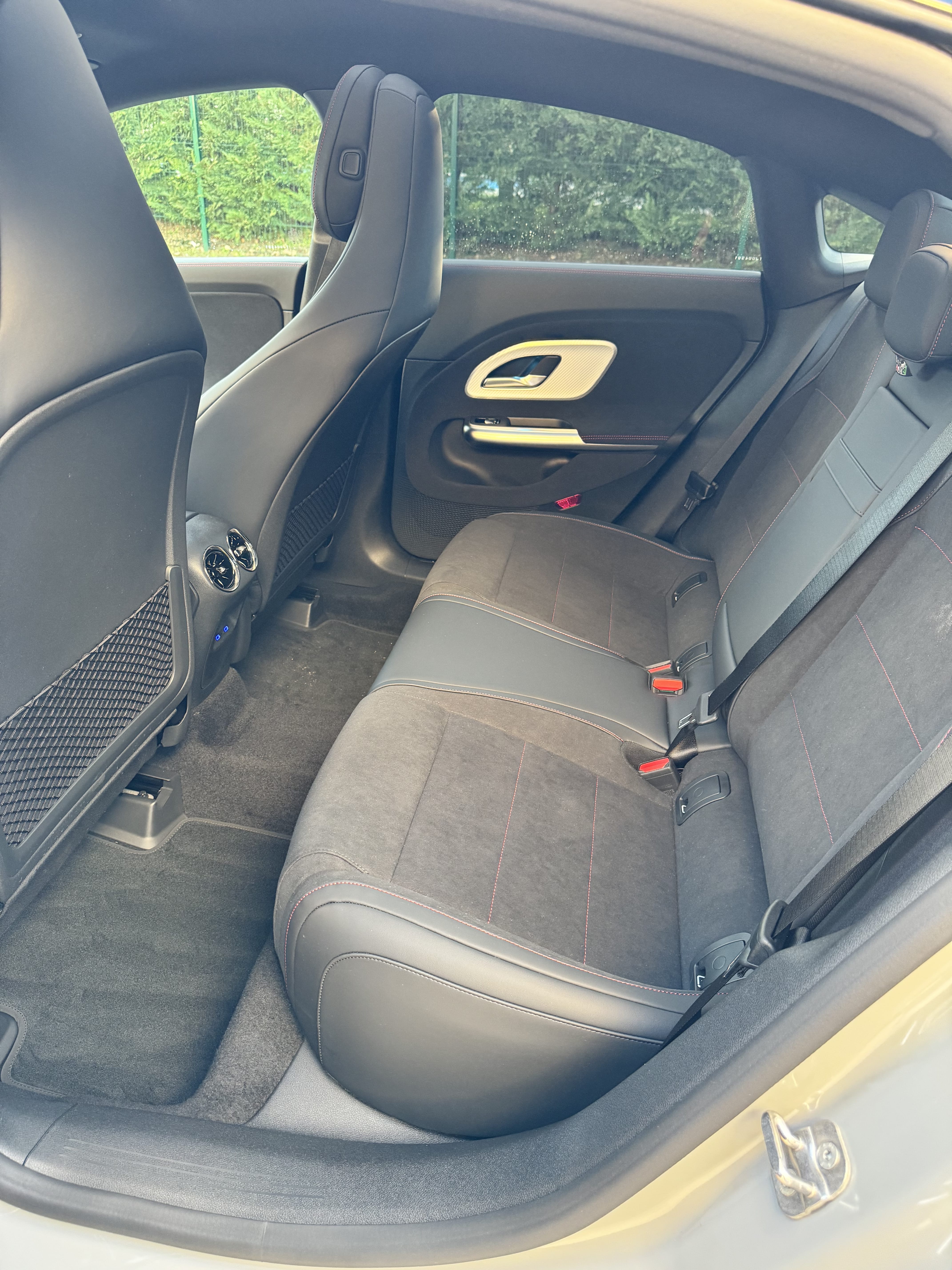 Mercedes-Benz CLA 200 avec Siège bébé