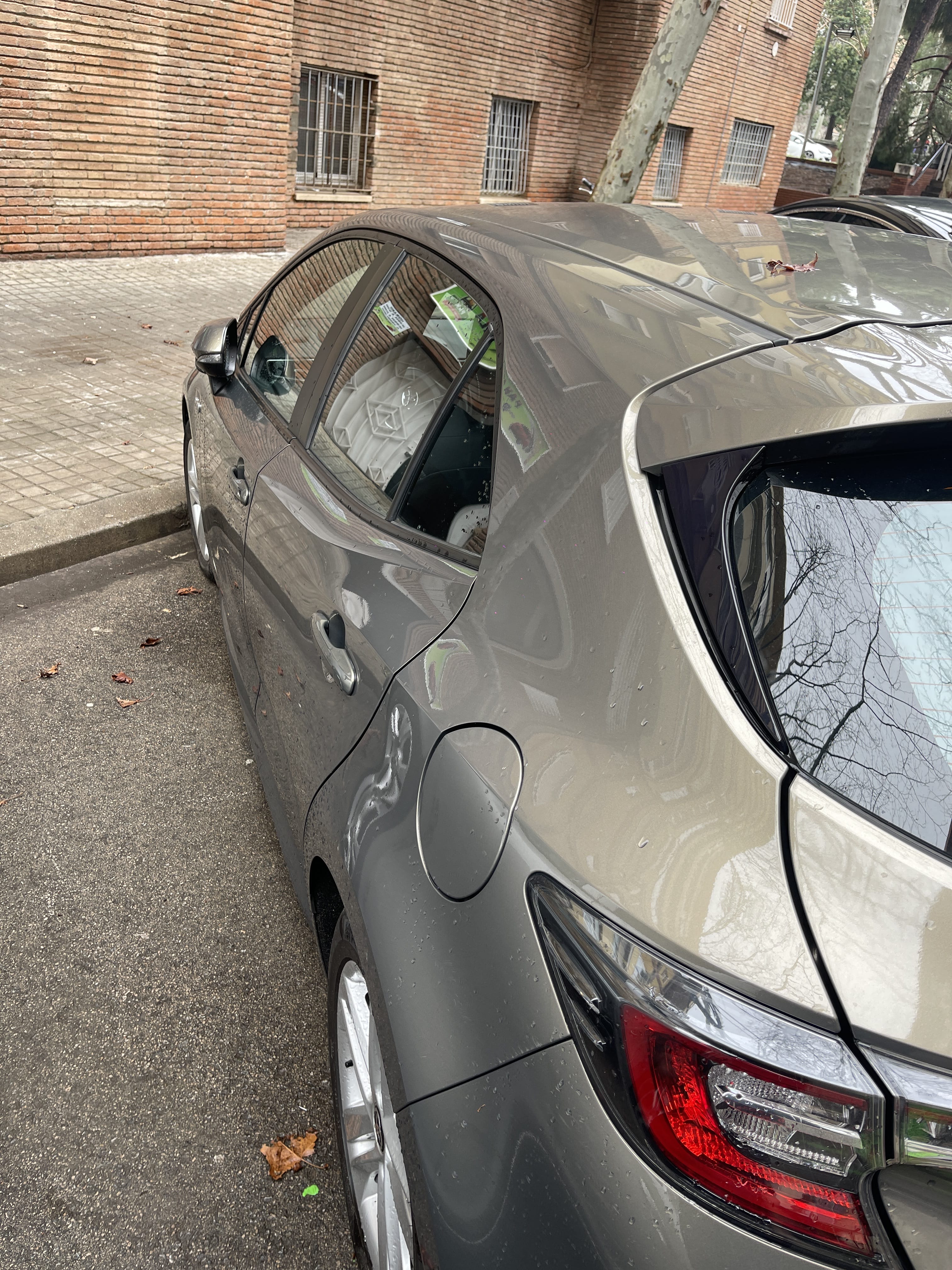 Toyota Corolla Híbrido Gasolina híbrido con Tracción cuatro ruedas