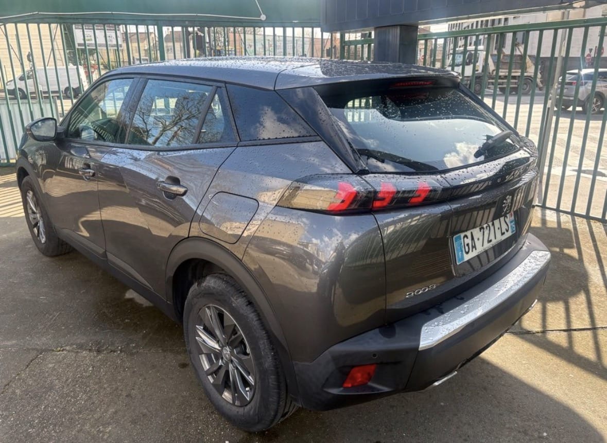 Peugeot 2008 avec GPS
