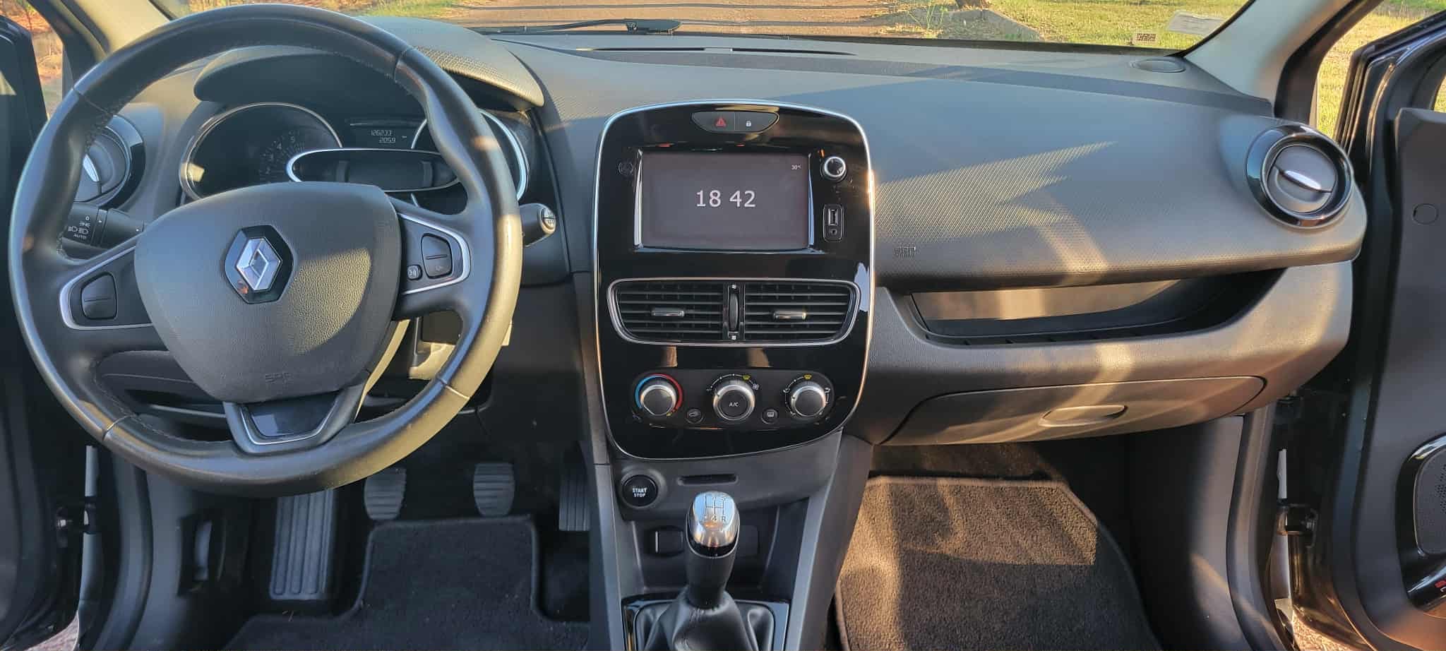 Renault Clio avec Siège bébé