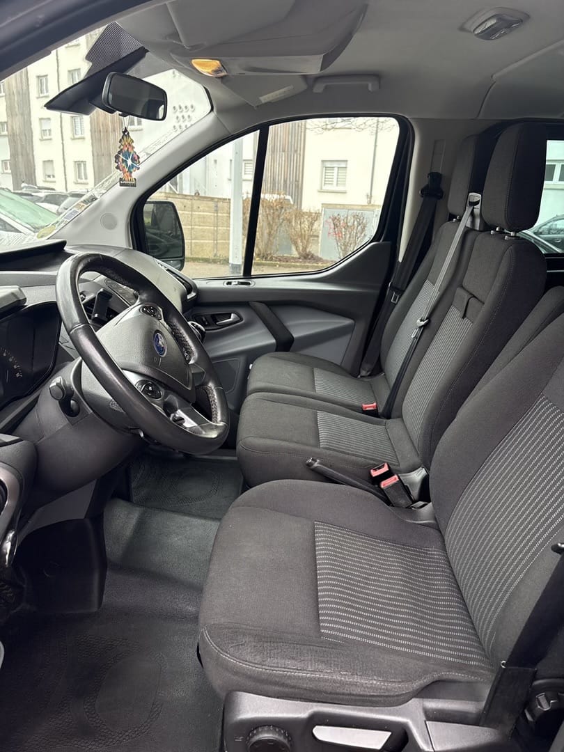 Ford Tourneo Custom avec Siège bébé