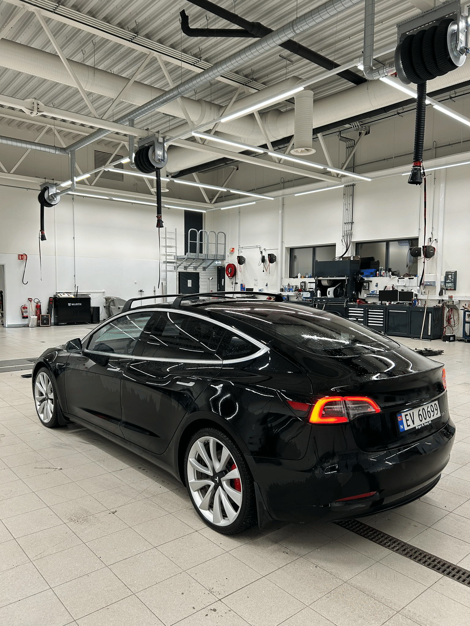 Tesla Model 3 Performance med GPS