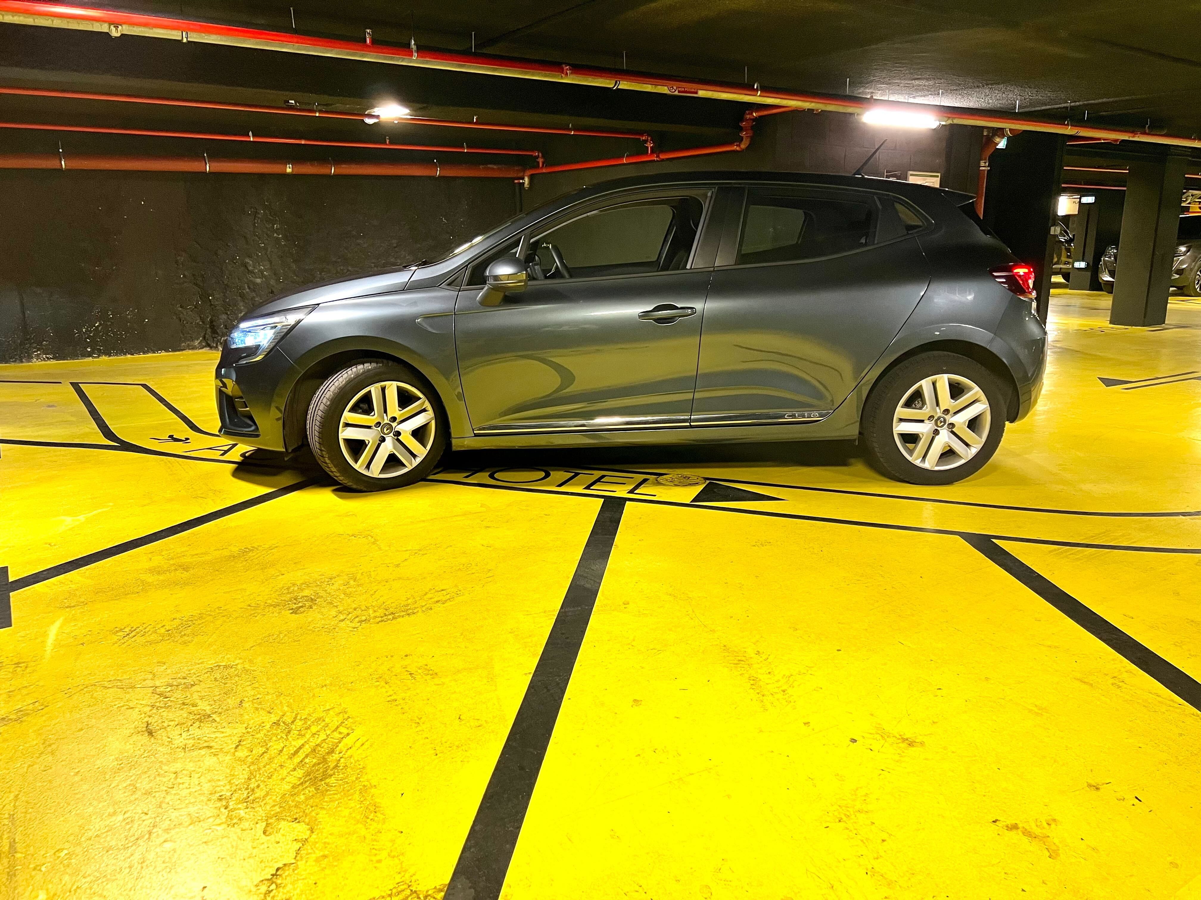 Renault Clio FZ826KH with GPS