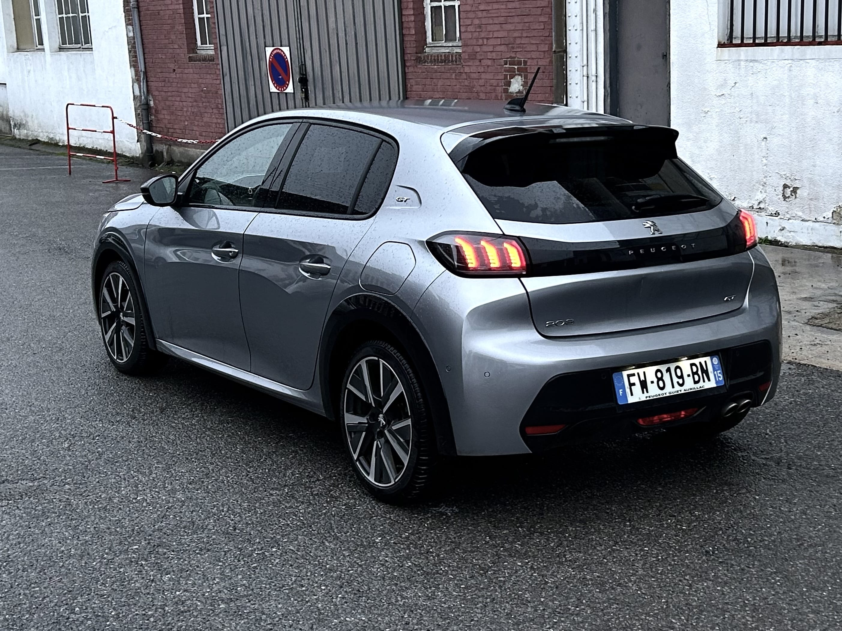 Peugeot 208 avec GPS