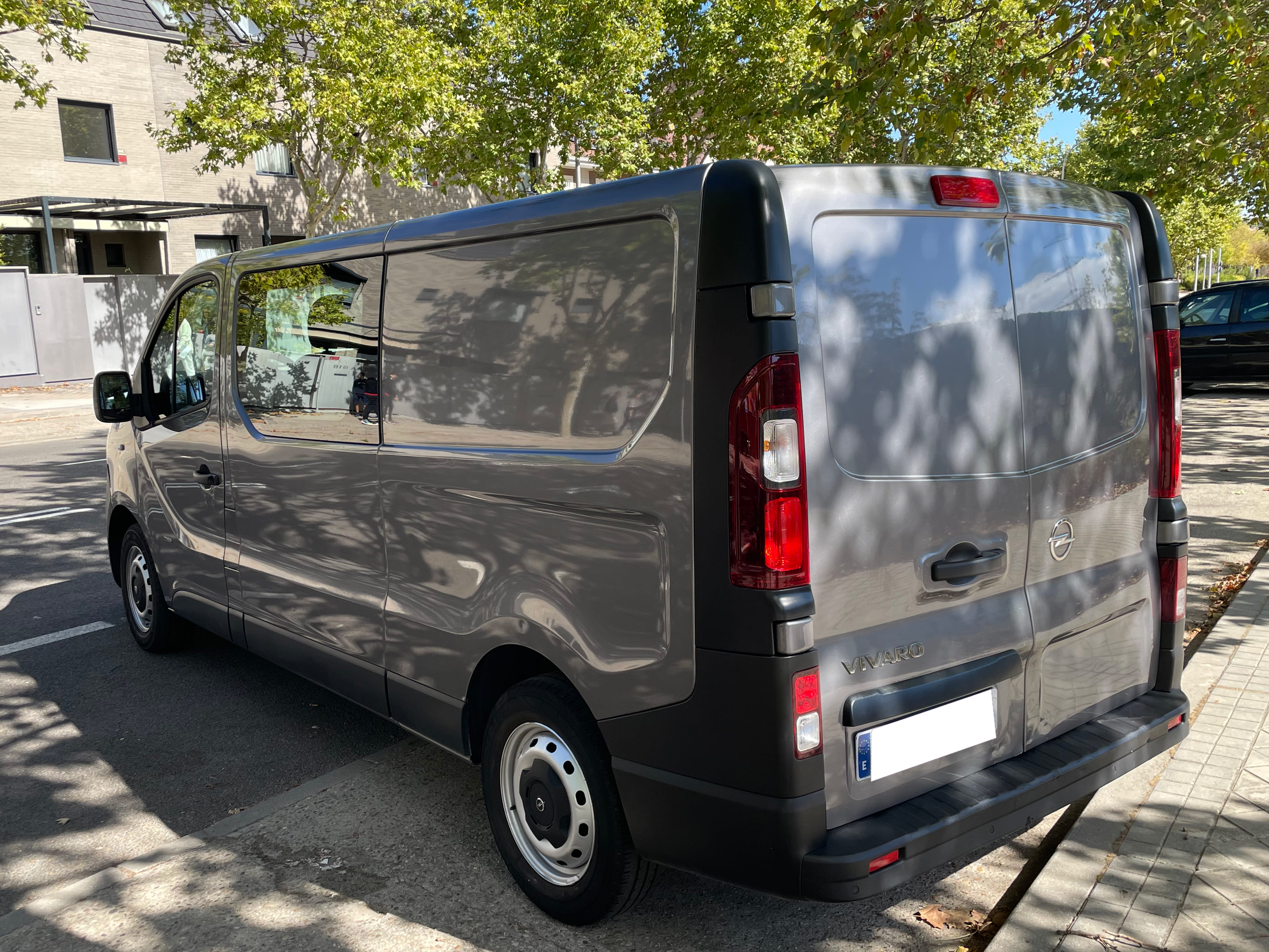 Opel Vivaro med Cruisekontroll