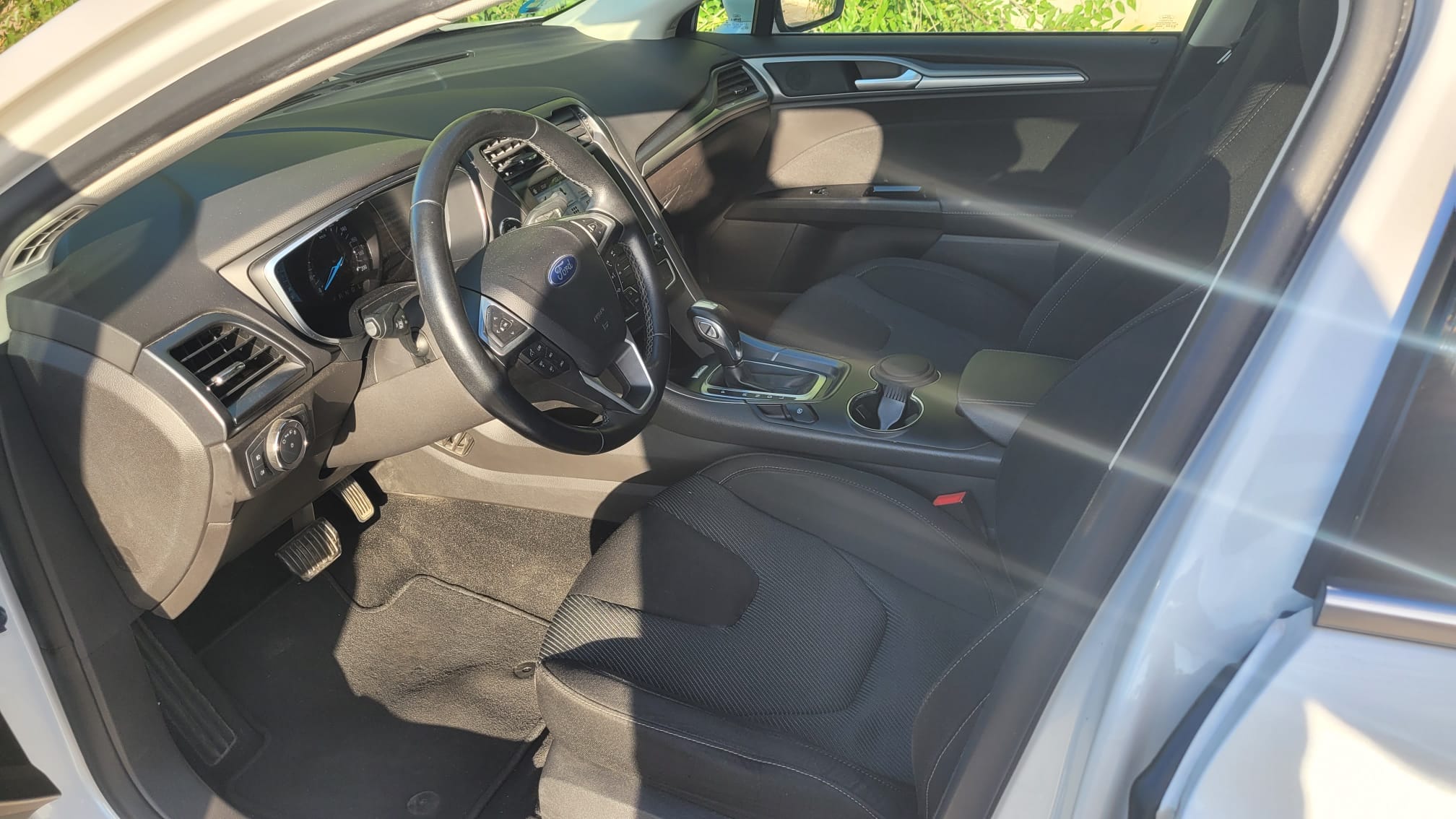 Ford Mondeo Híbrido con Audio Bluetooth