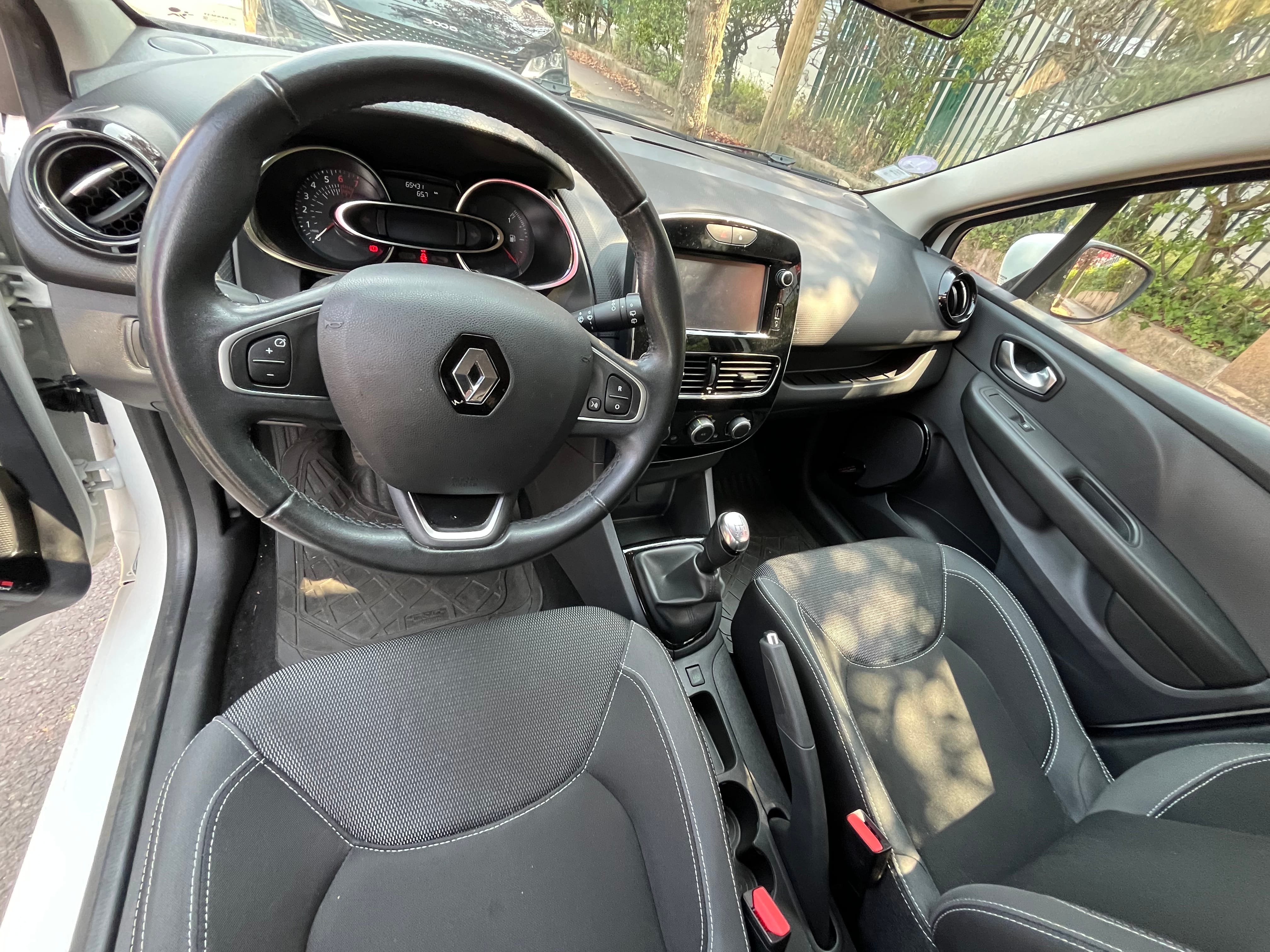 Renault Clio 4 . 90ch  essence avec Autoradio