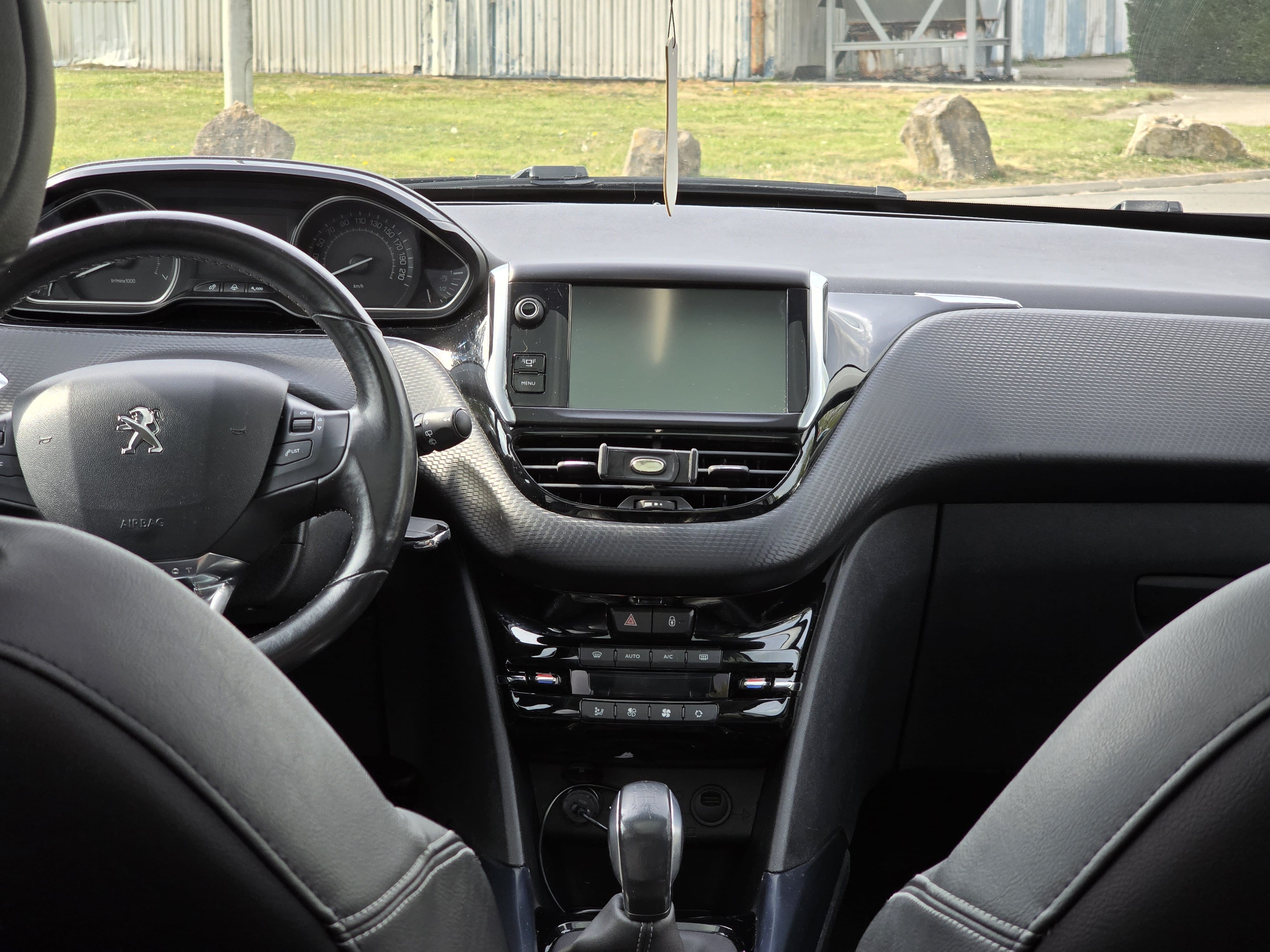 Peugeot 2008 avec GPS