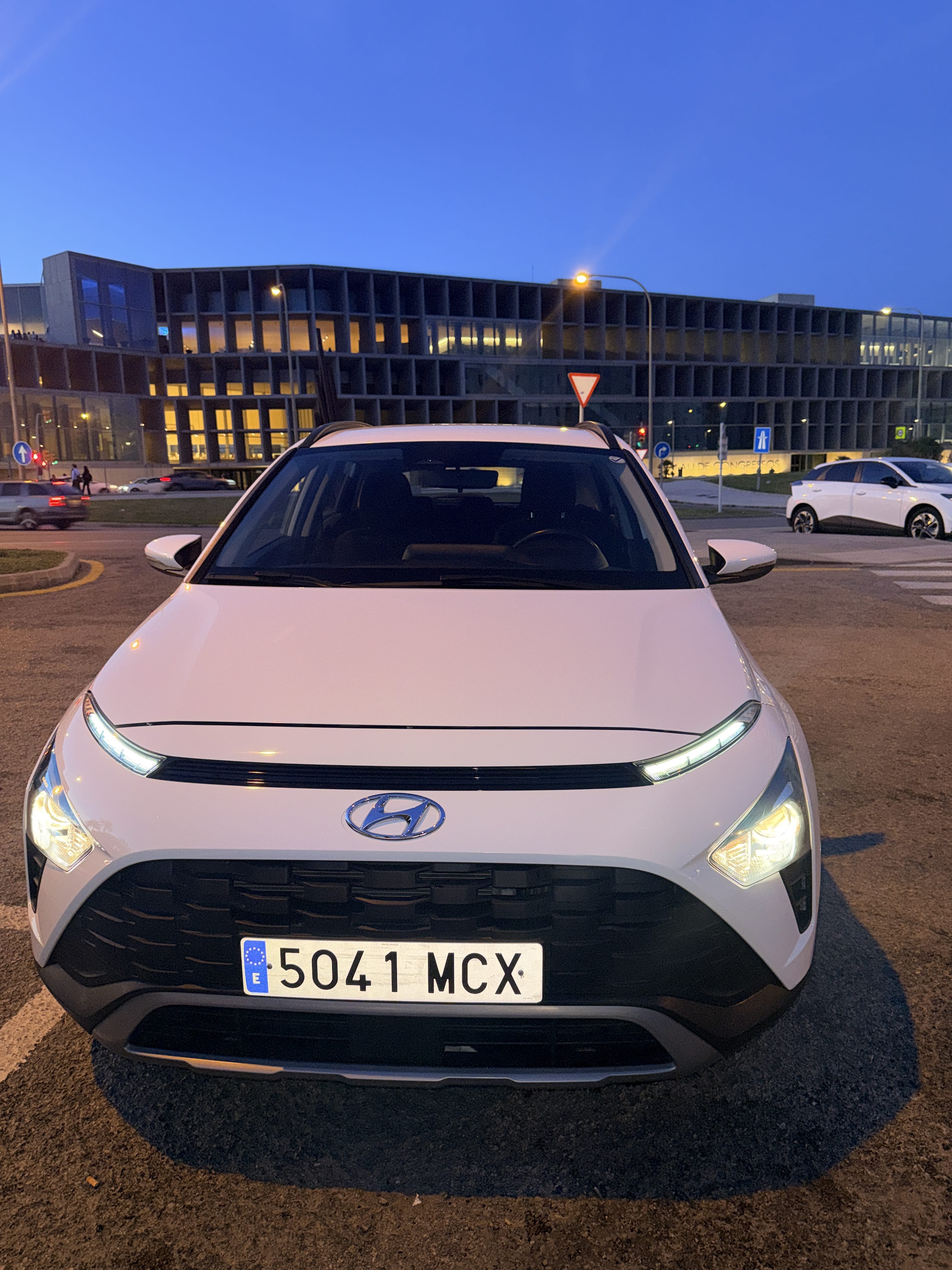 Hyundai Bayon, 2022, Gasolina 95 / Elektrisk (hybrid)