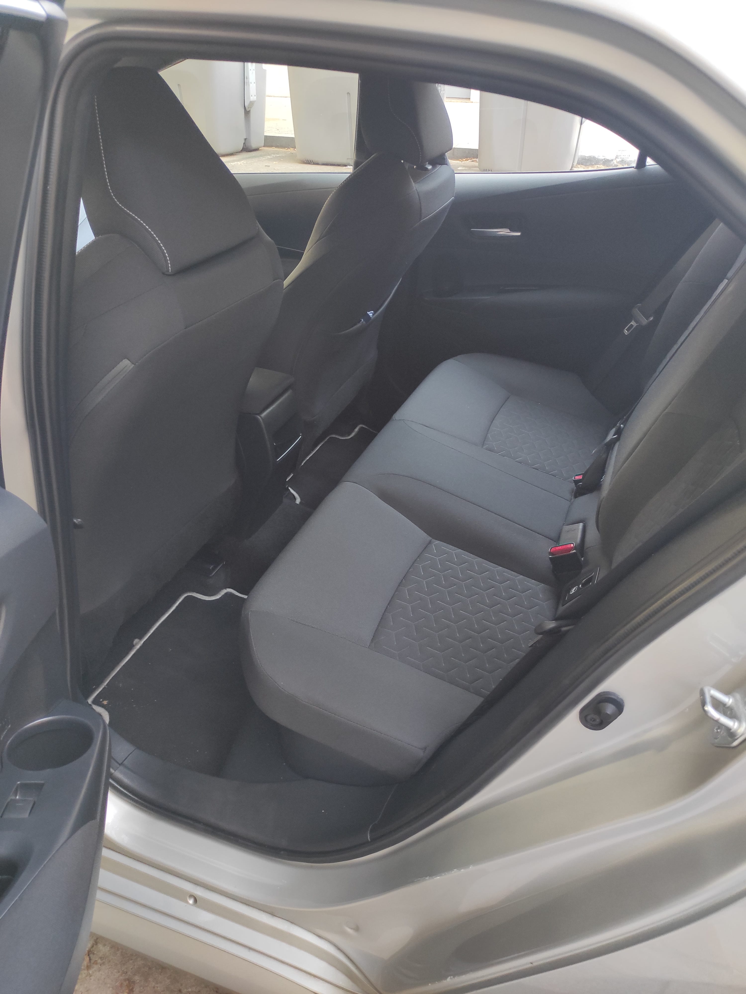 Toyota Corolla Híbrido 1.8 125H Active con Silla infantil