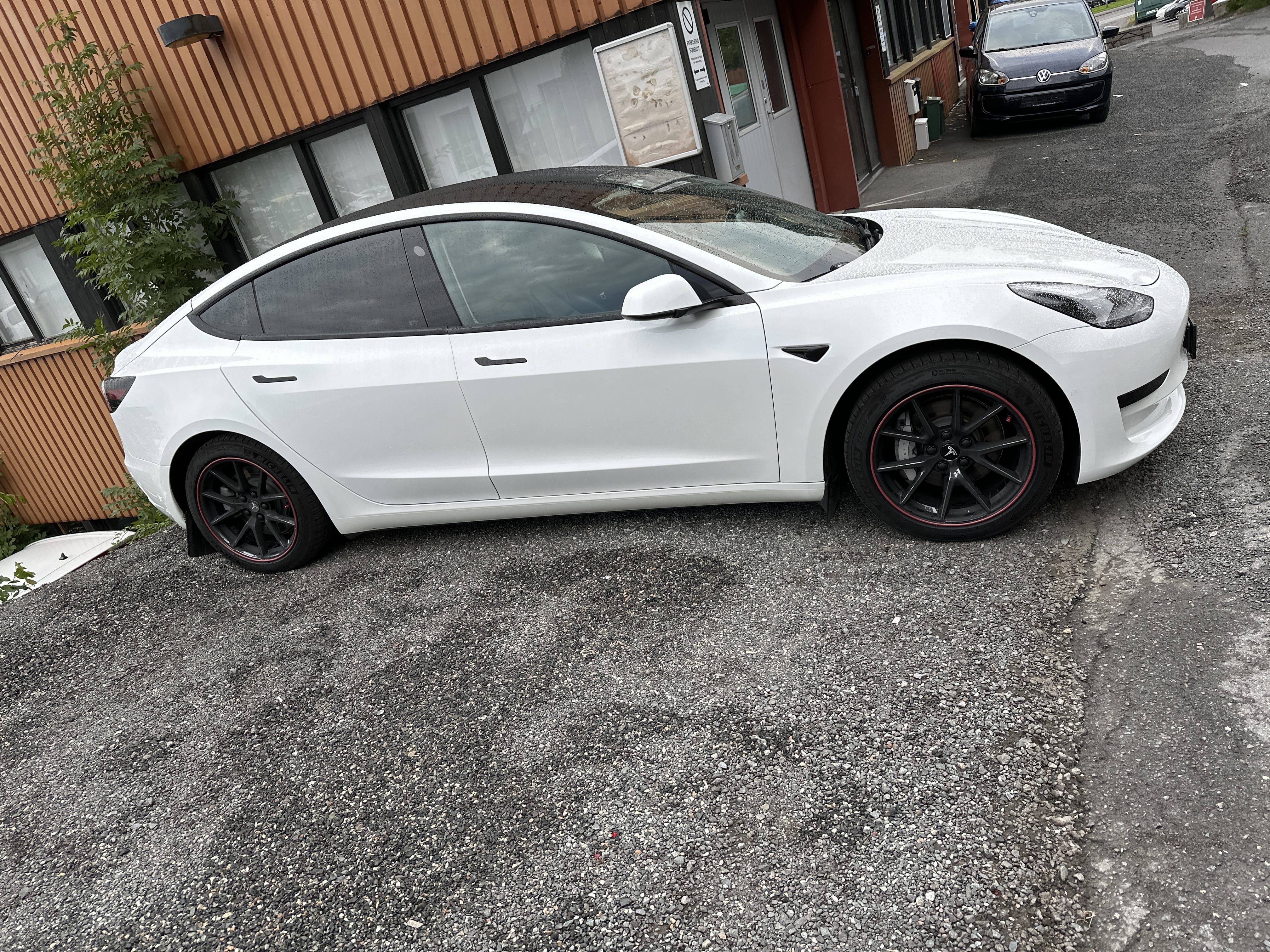 Tesla Model 3 Standard Range Plus med Aircondition