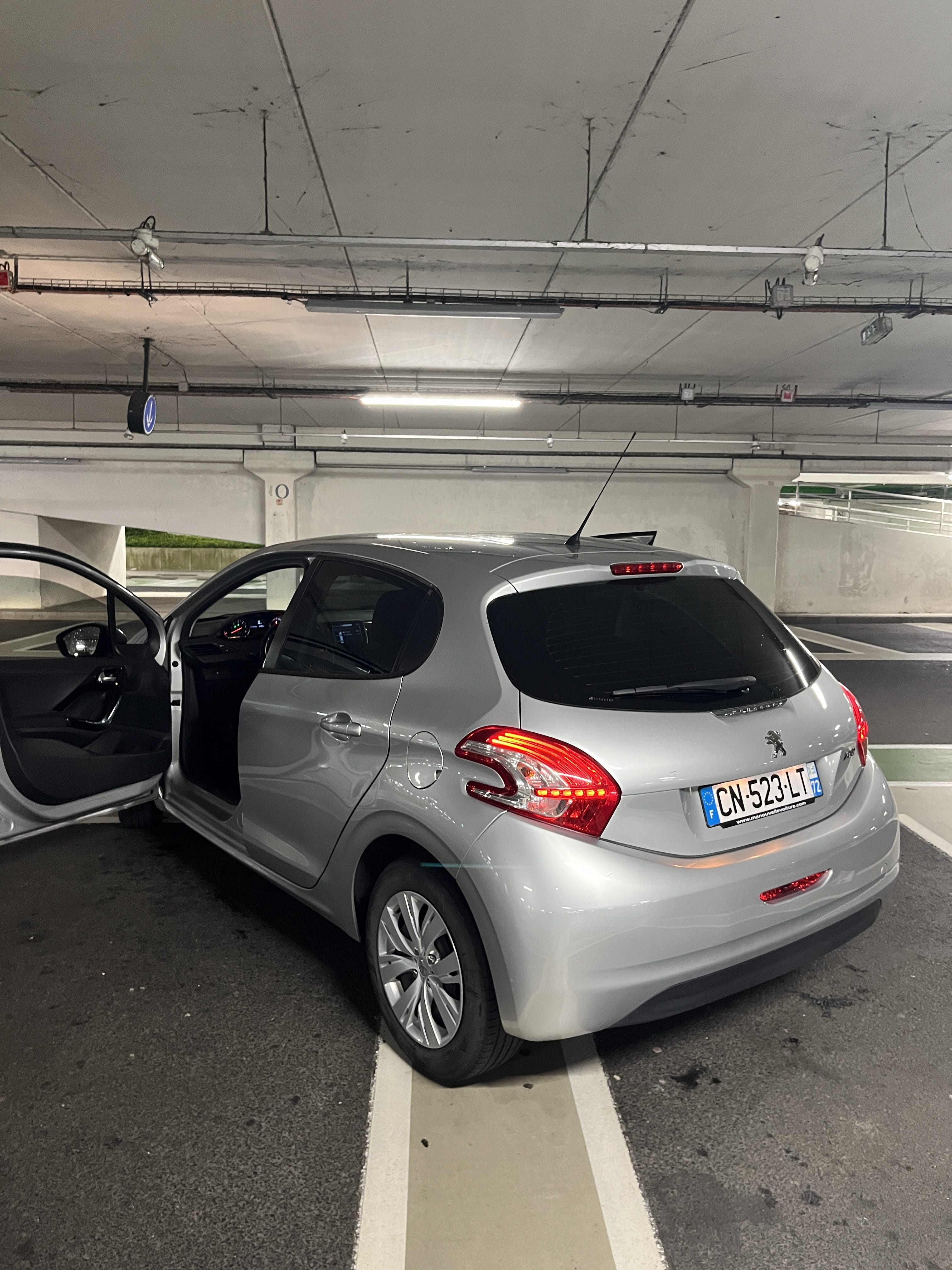Peugeot 208 avec Climatisation