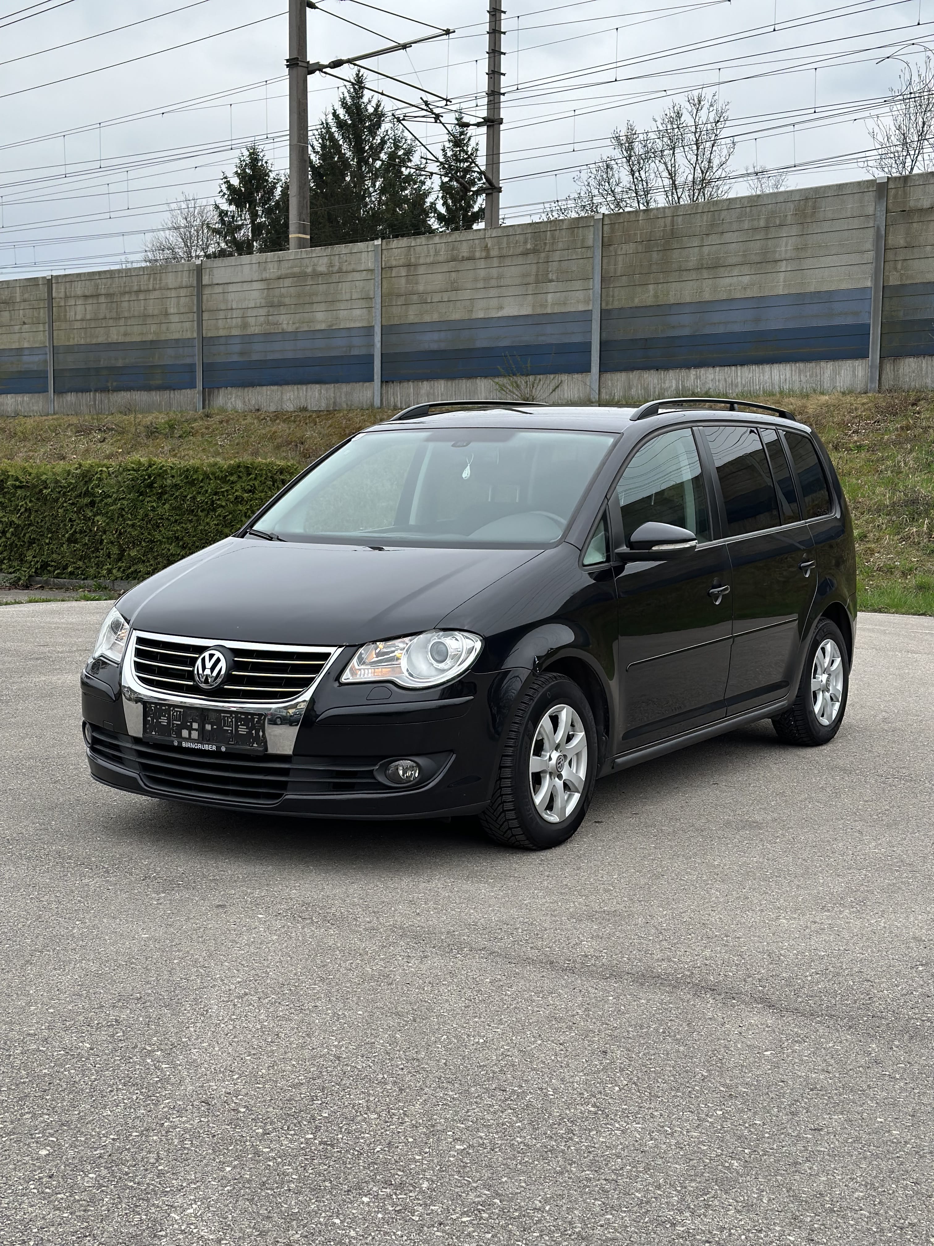 Volkswagen Touran Van, 2011, Diesel