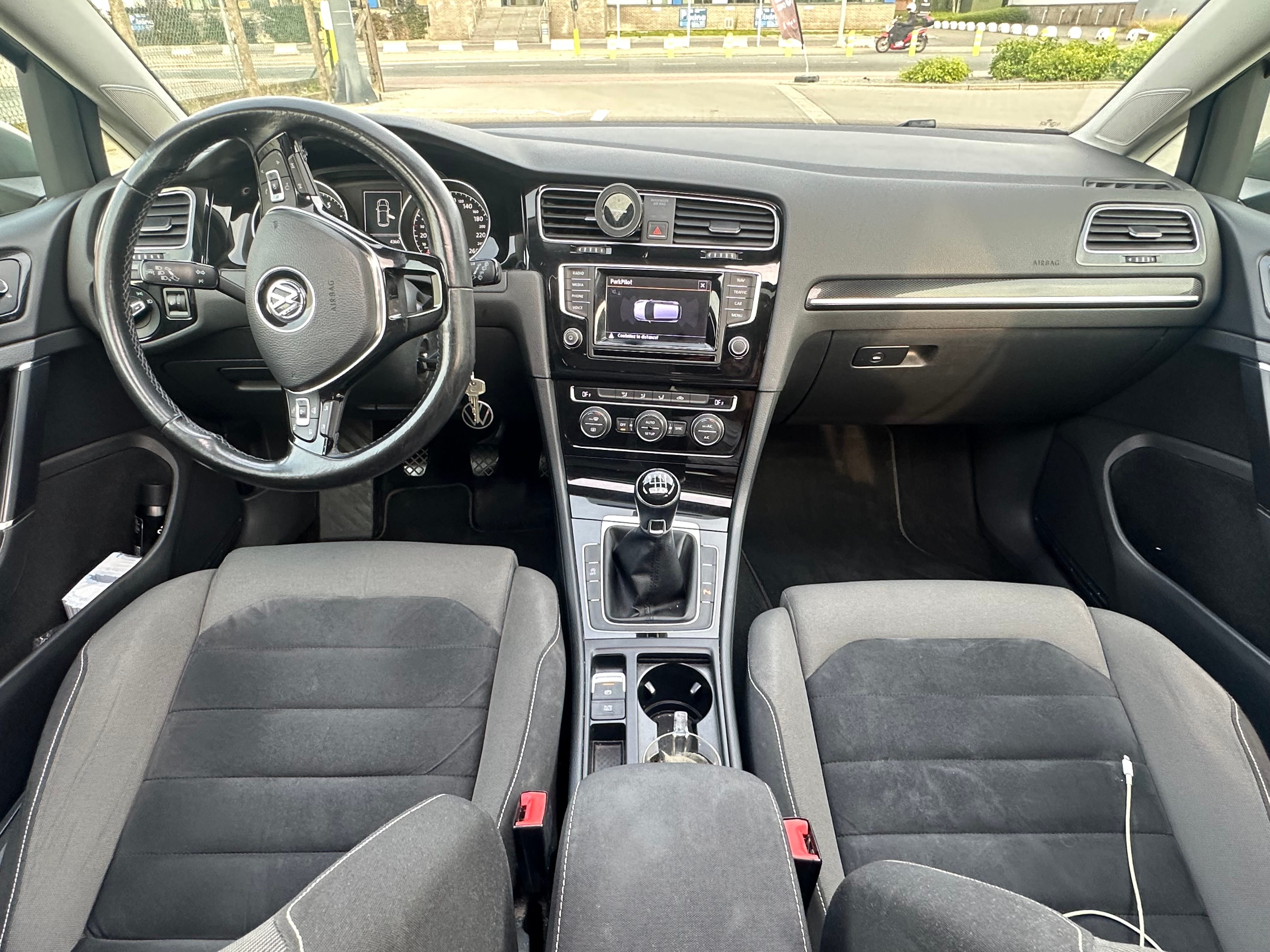 Volkswagen Golf avec GPS