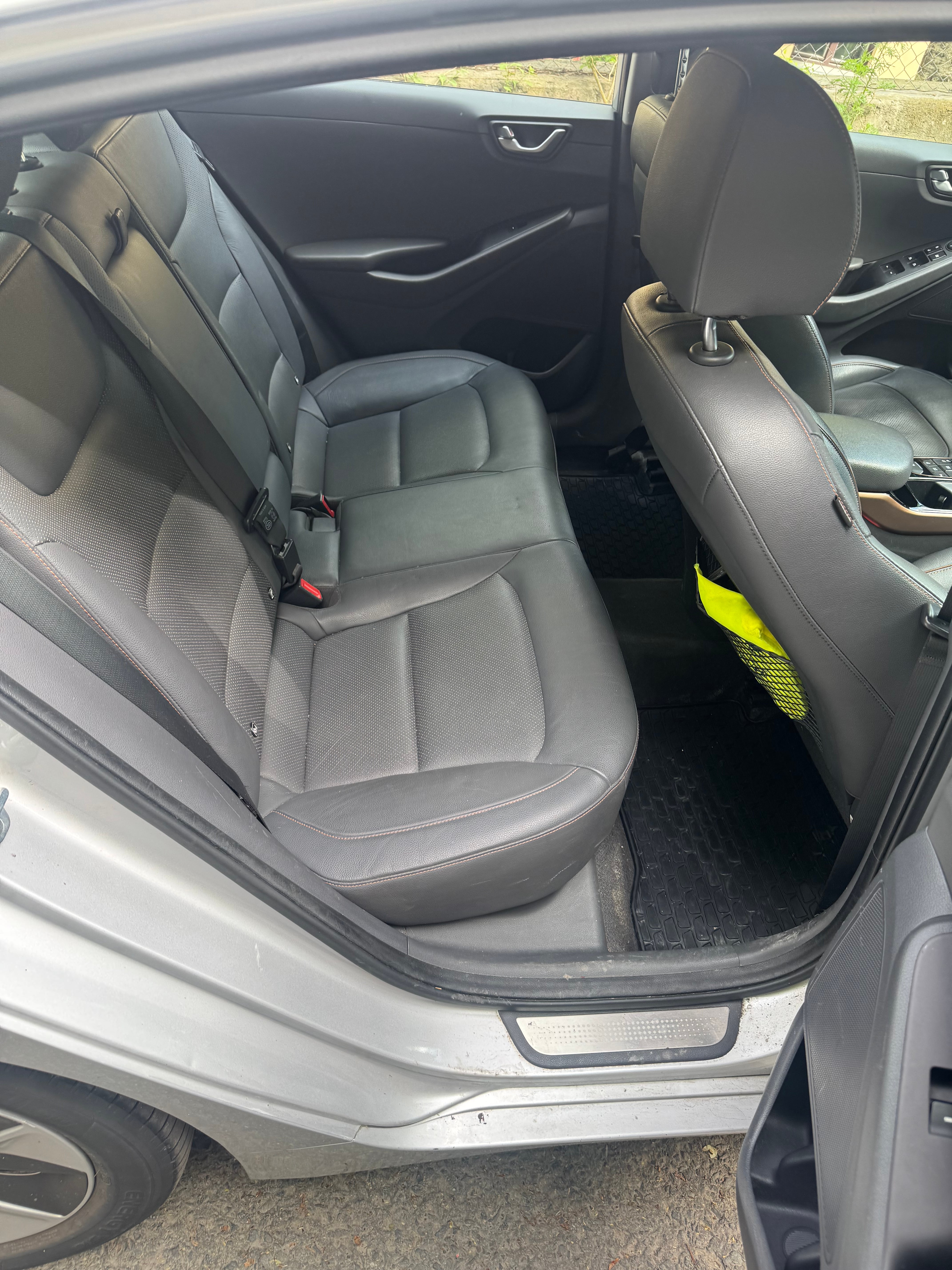 Hyundai Ioniq med Bilradio