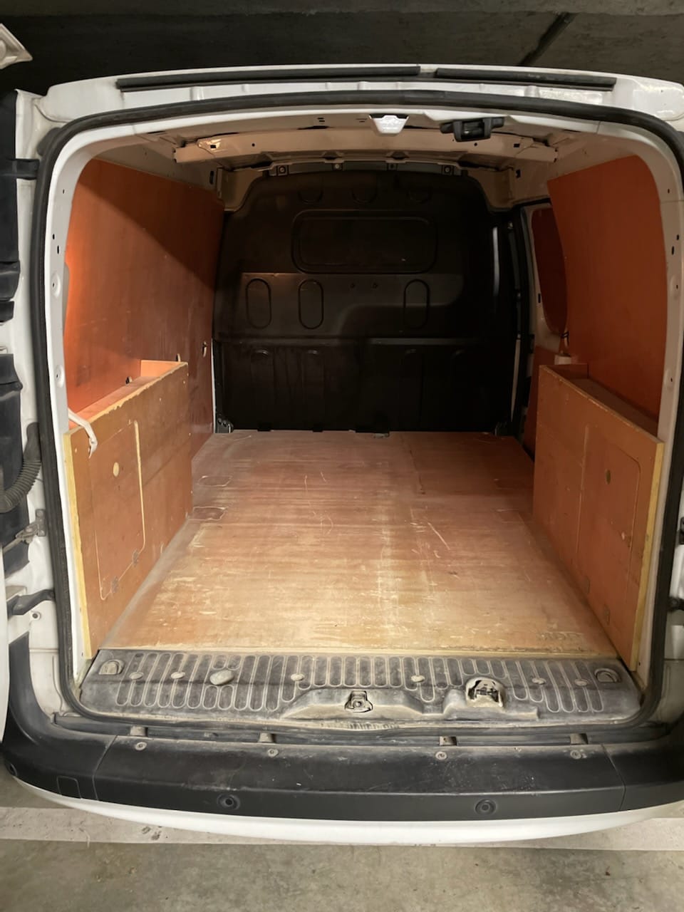 Renault Kangoo Fourgon with Audio / iPod input