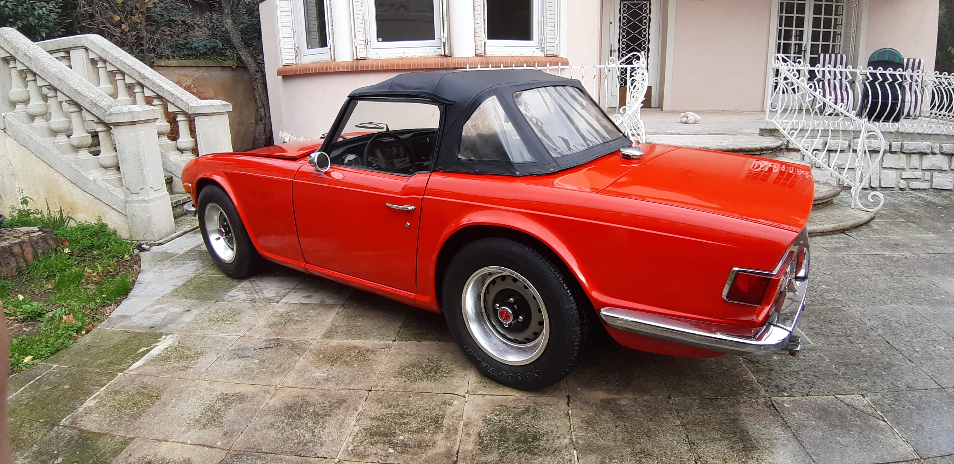 Triumph TR6 Convertible
