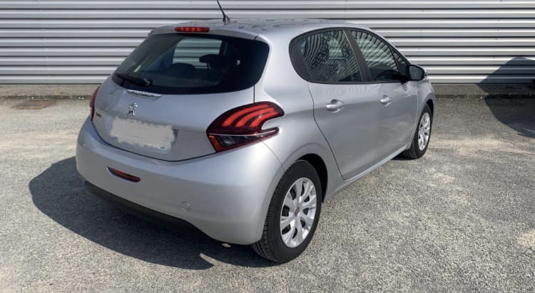 Peugeot 208 avec GPS