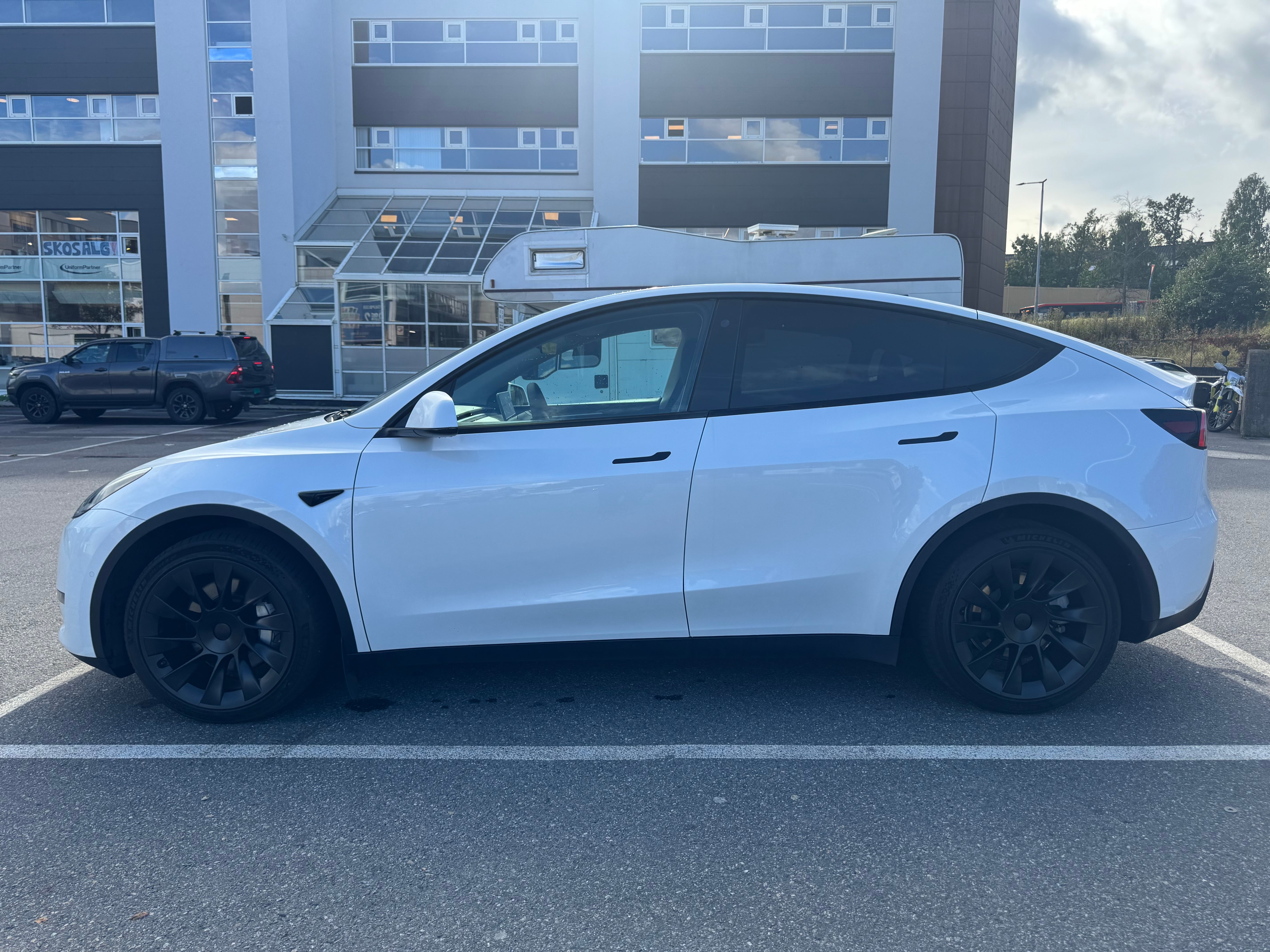 Tesla Model Y Long Range med Aircondition