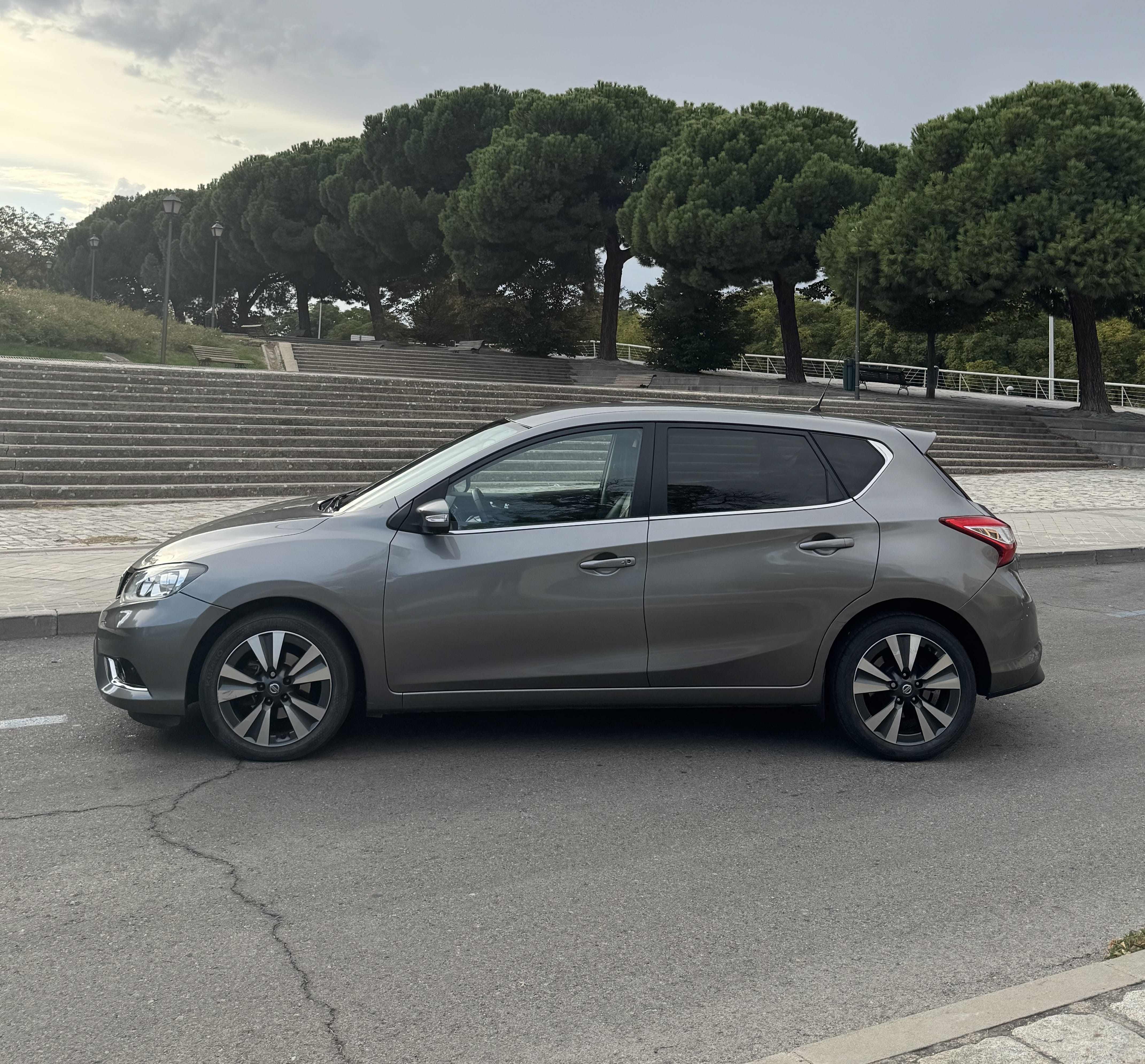 Nissan Pulsar con Aire acondicionado