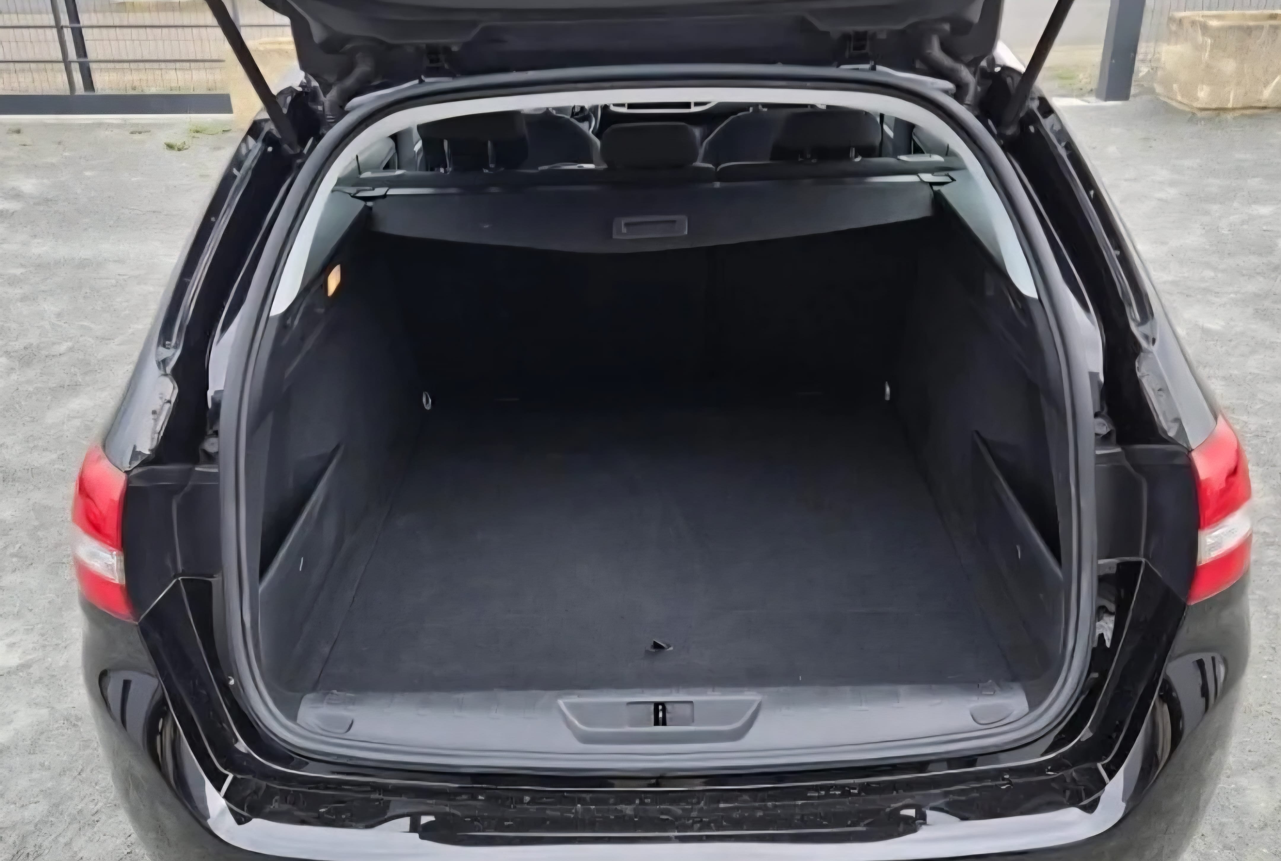 Peugeot 308 SW avec Apple CarPlay