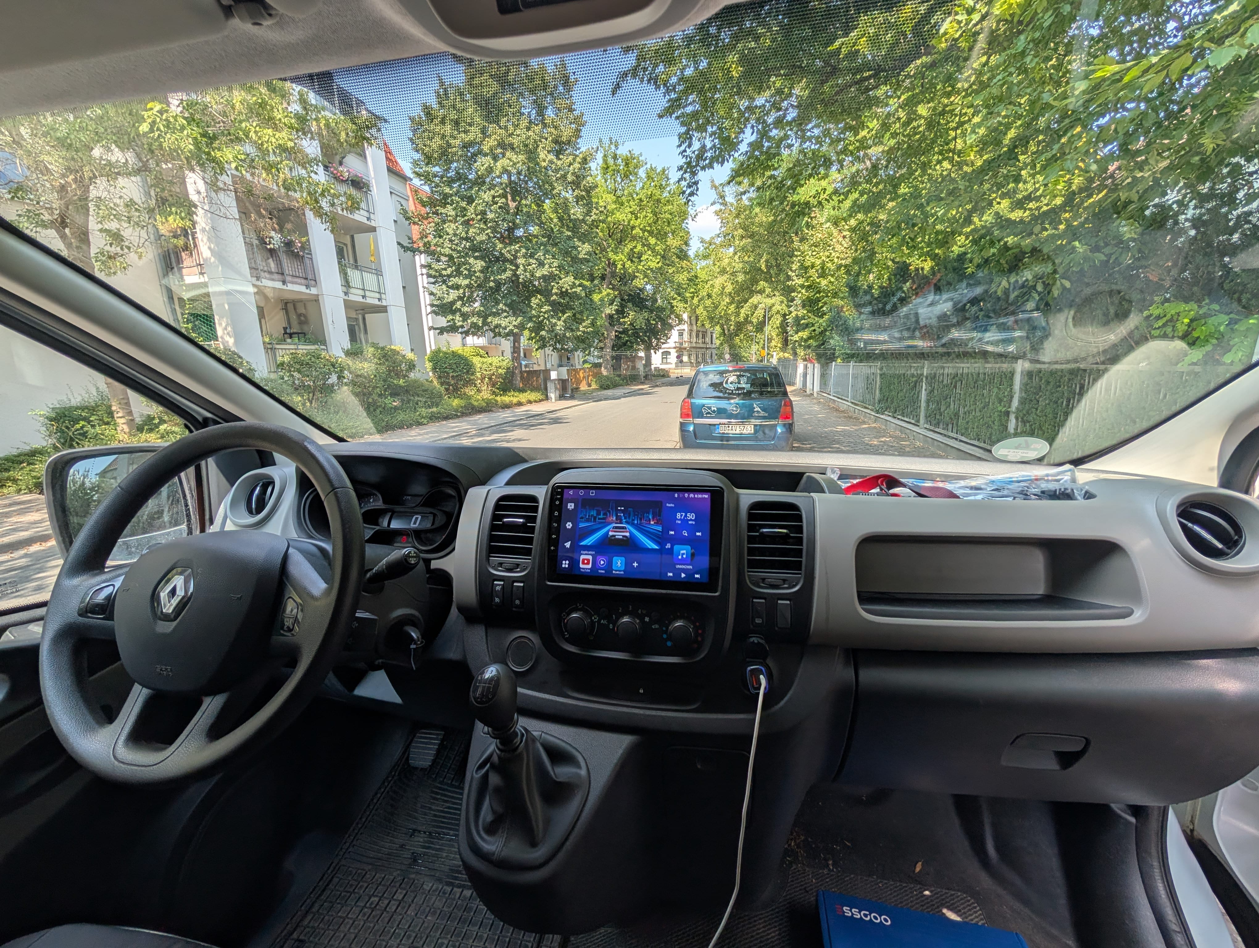 Renault Trafic Trafic Hochdach mit 7,2m³ fürs deine Transportprojekte mit Rückfahrkamera