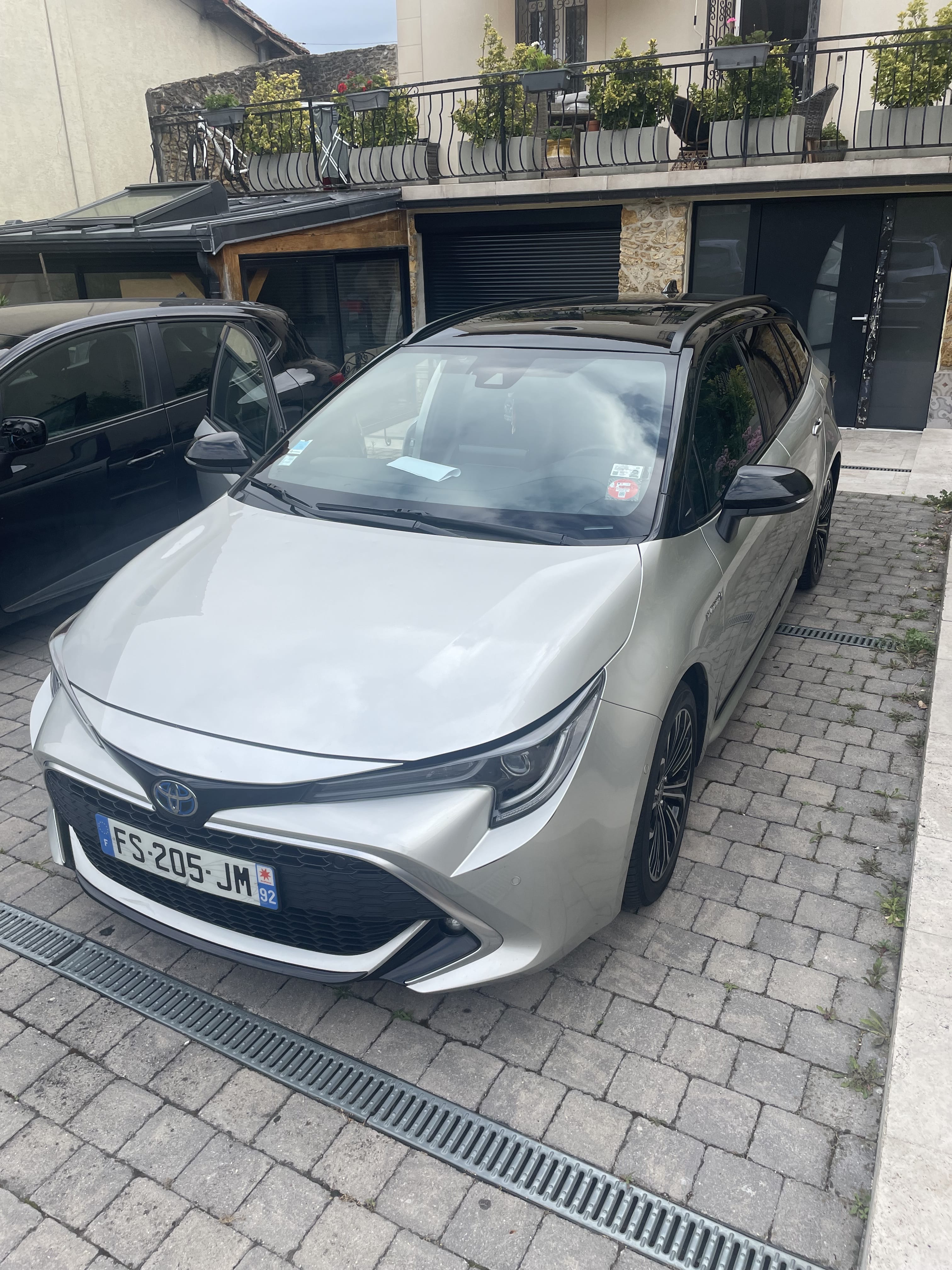 Toyota Corolla Break Hybride, 2020, Essence 95 / Électrique (hybride), automatique
