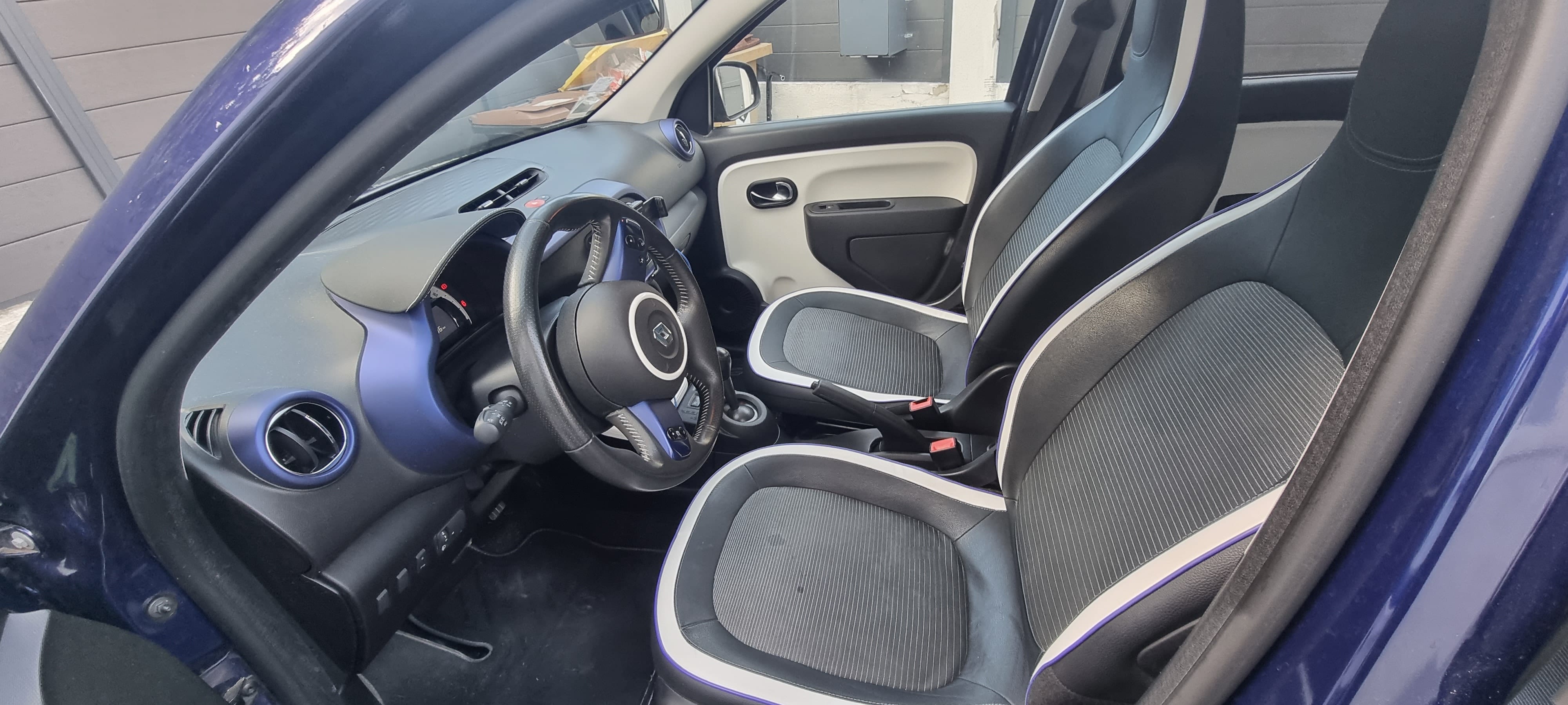 Renault Twingo III 5 chevaux fiscaux BOITE AUTOMATIQUE avec Audio Bluetooth