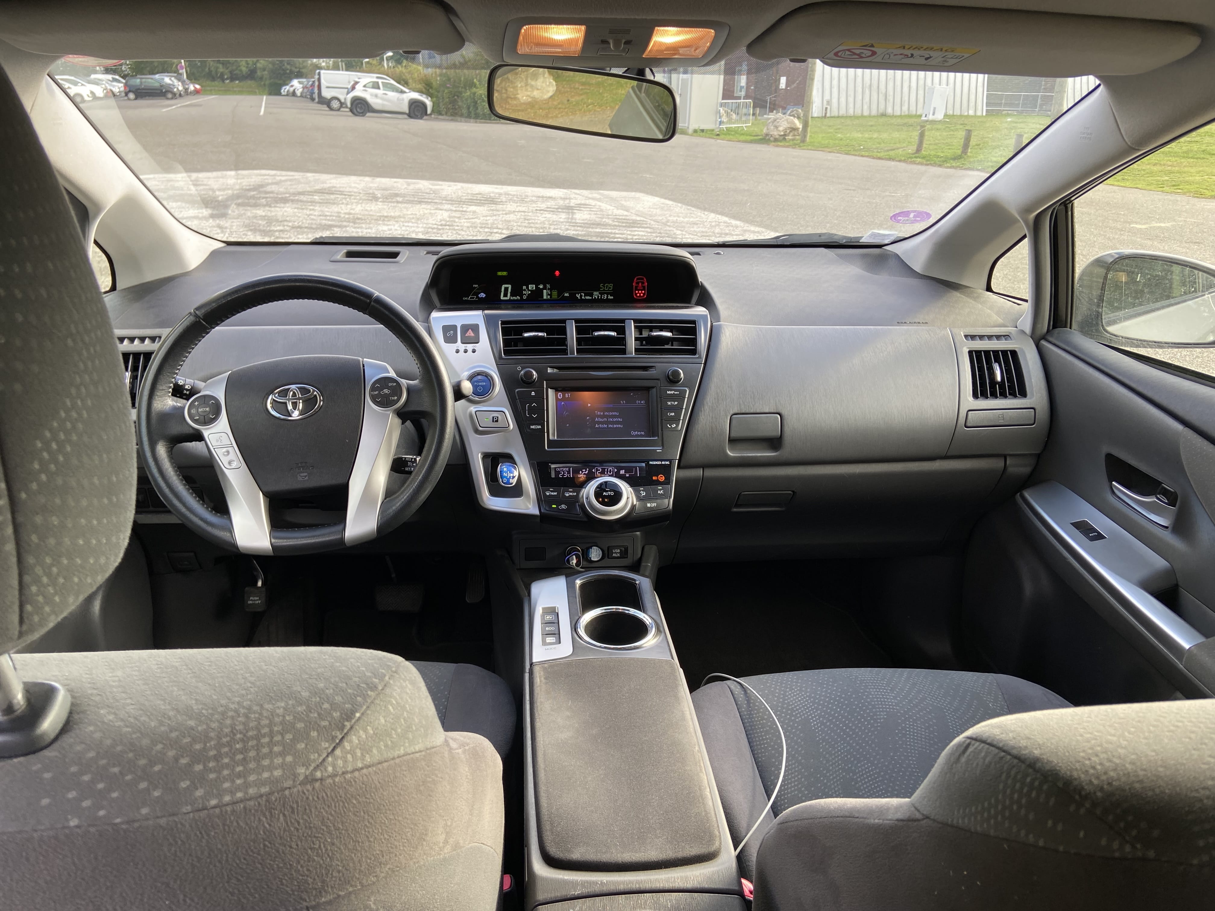 Toyota Prius + GY662YH met Airco