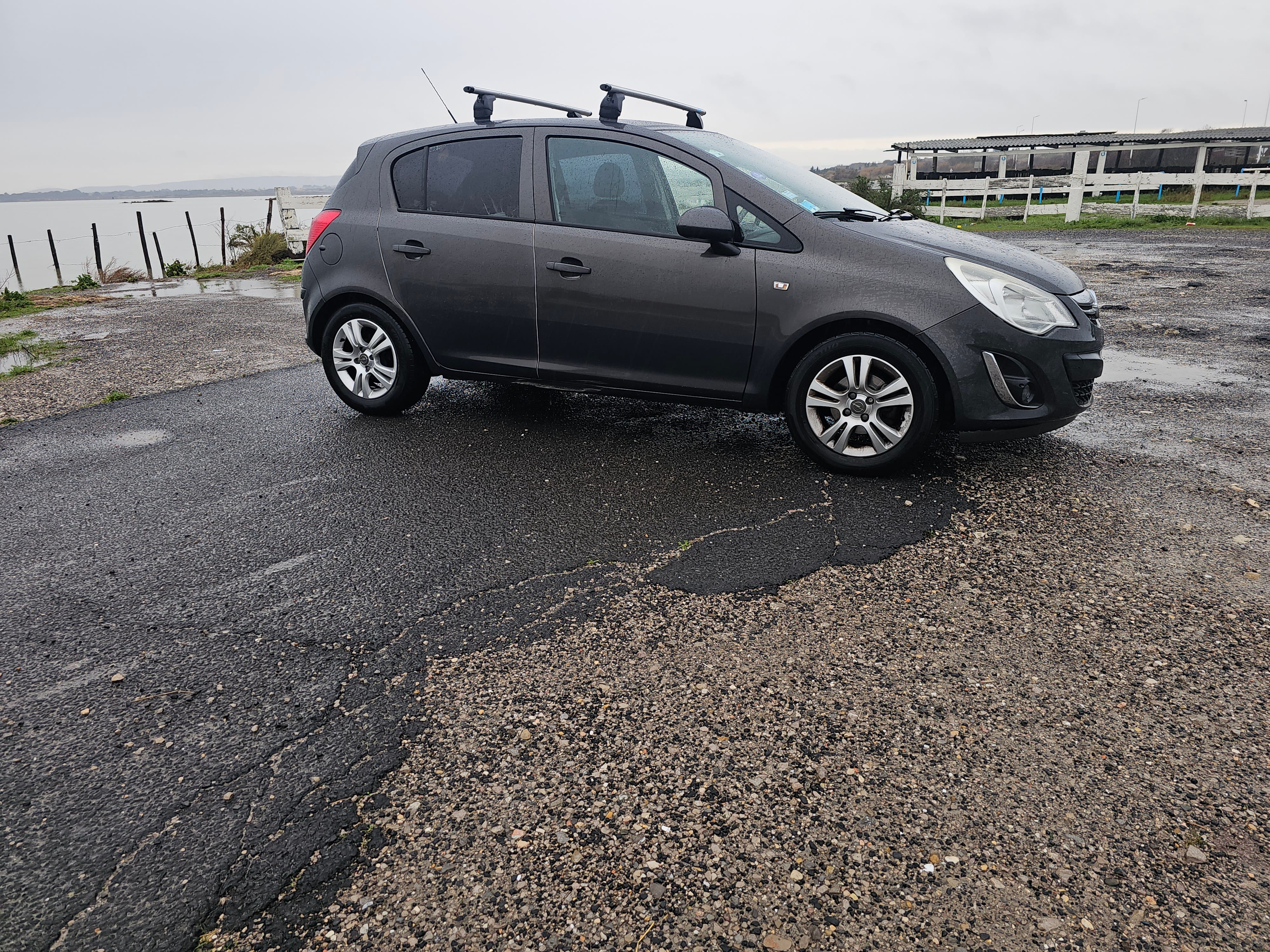 Opel Corsa met Fietsdrager