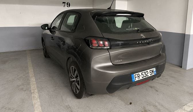 Peugeot 208 avec GPS