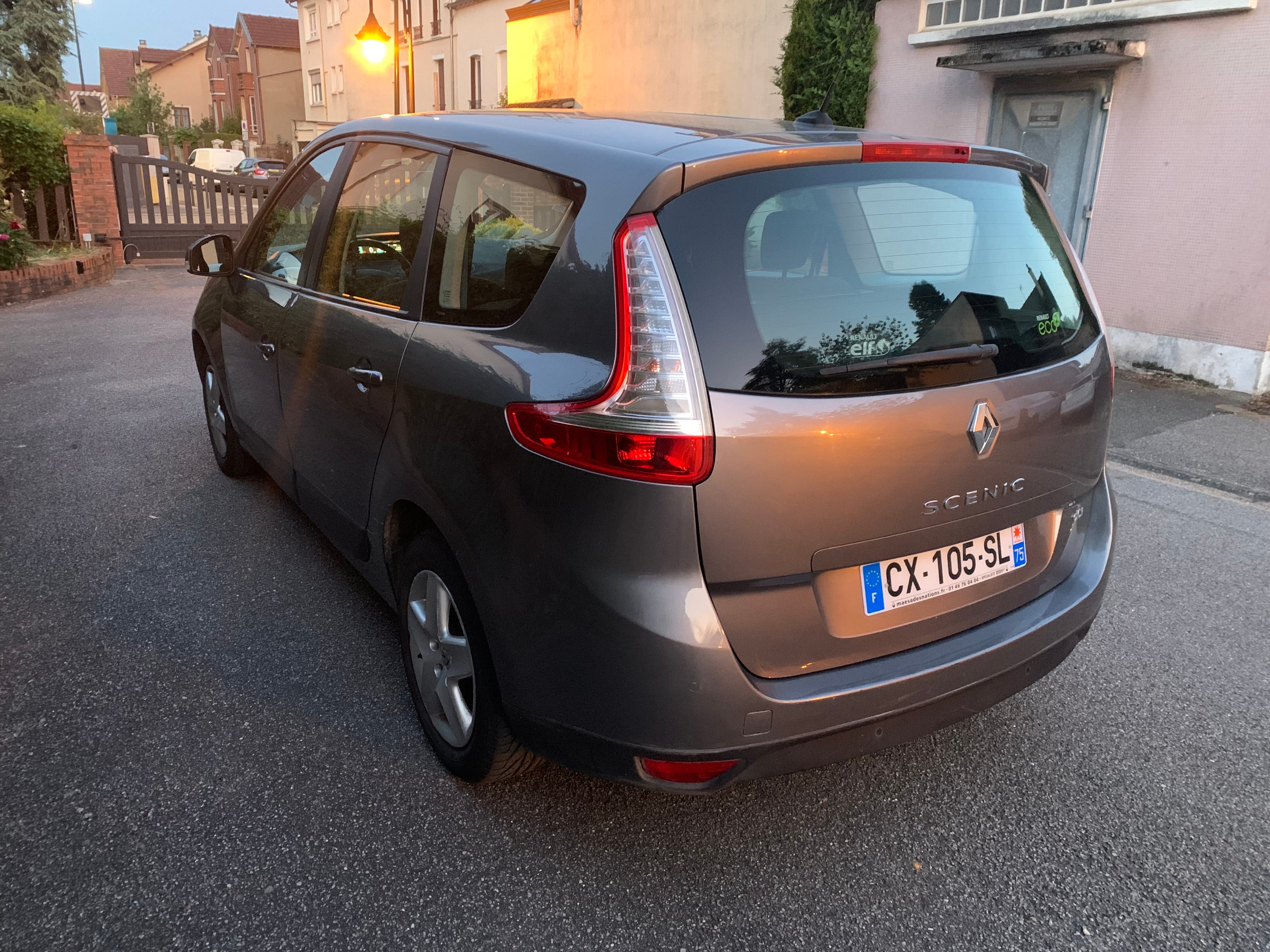 Renault Grand Scenic avec GPS