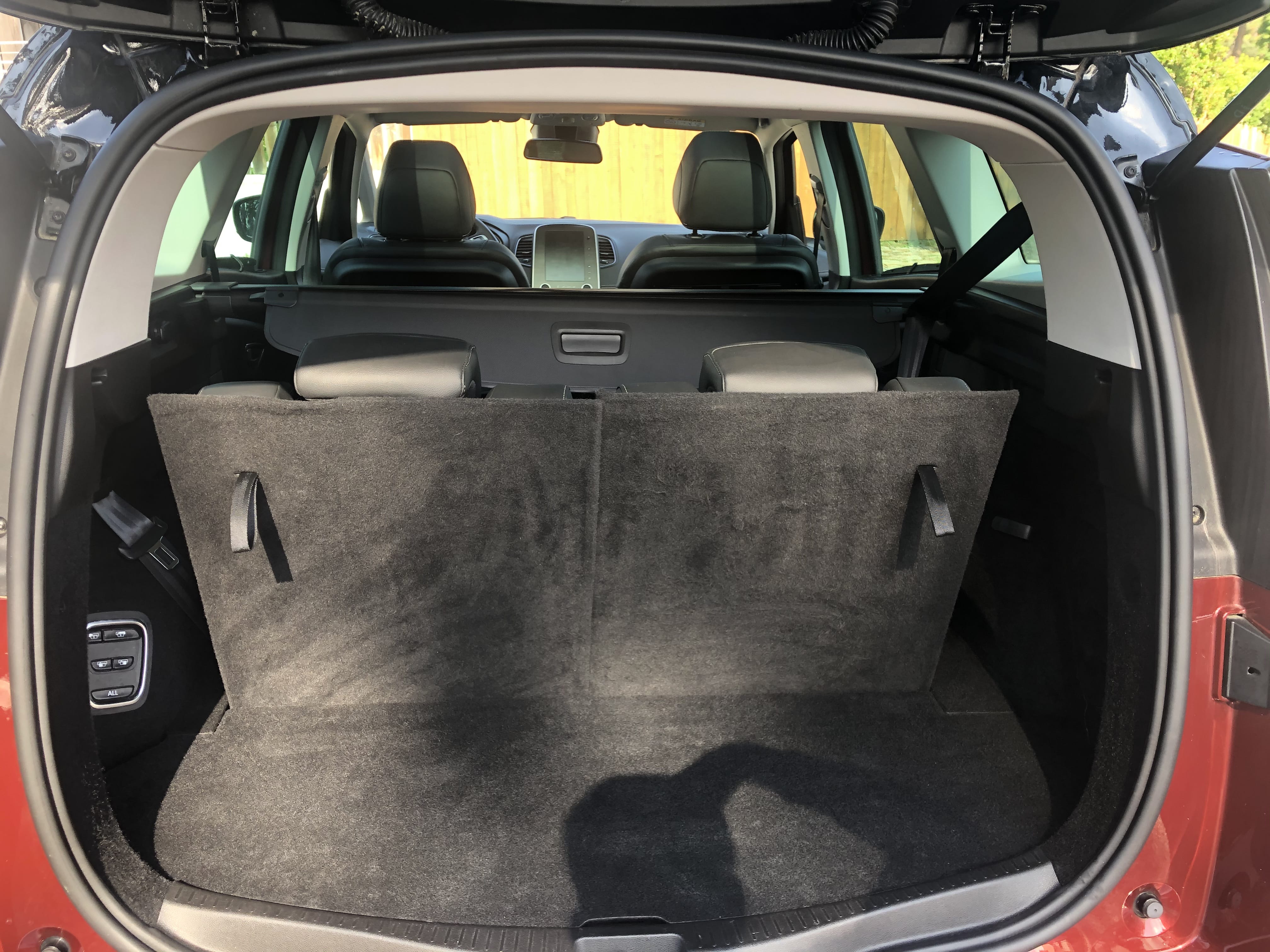 Renault Grand Scenic con Silla infantil