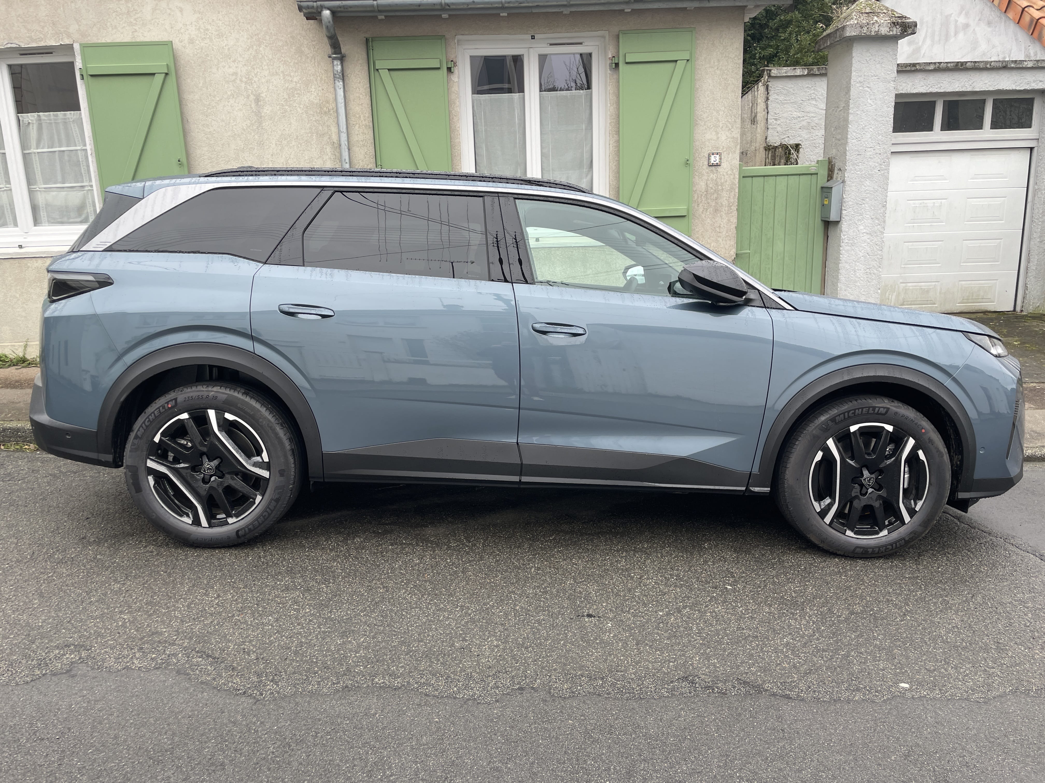 Peugeot 5008 Electrique NEUF 7 places avec Climatisation