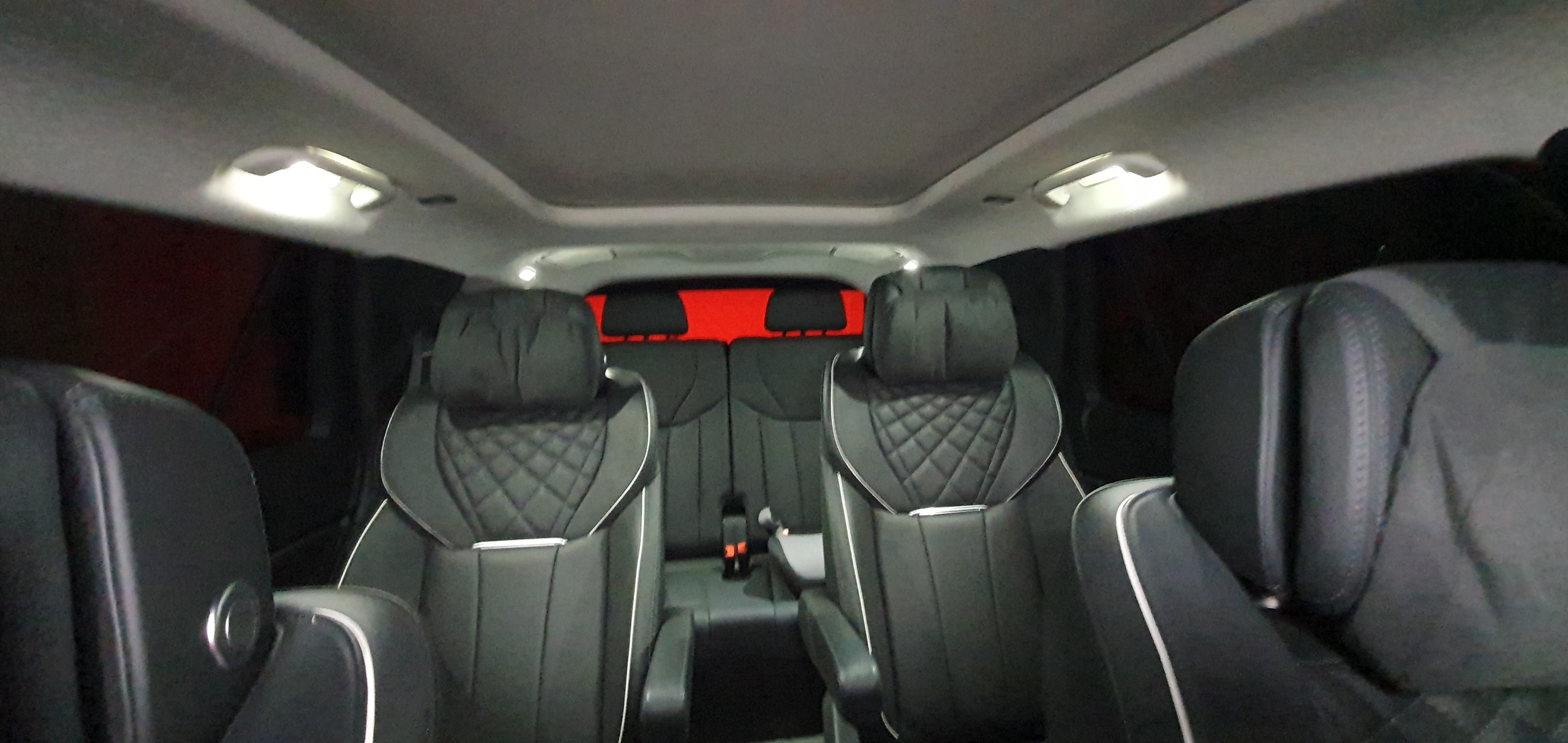 Hongqi E-HS9 med Firehjulstrekk