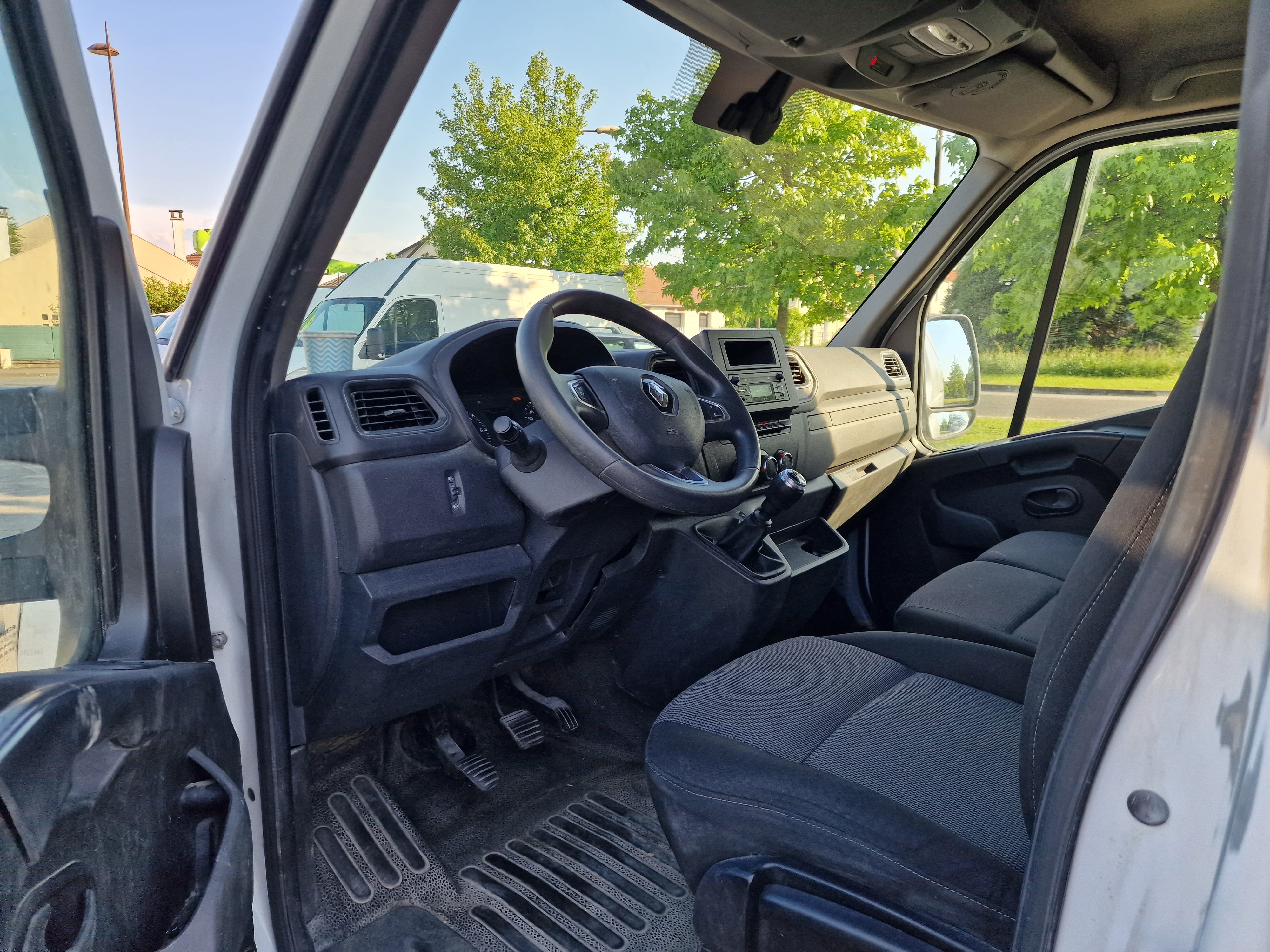 Renault Master Fourgon GB425 avec Entrée audio / iPod