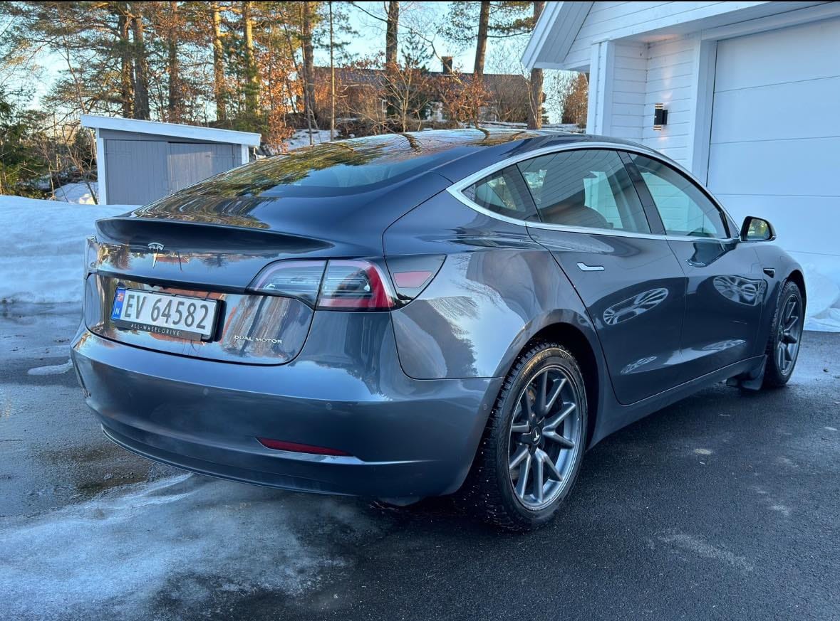 Tesla Model 3 Long Range met GPS