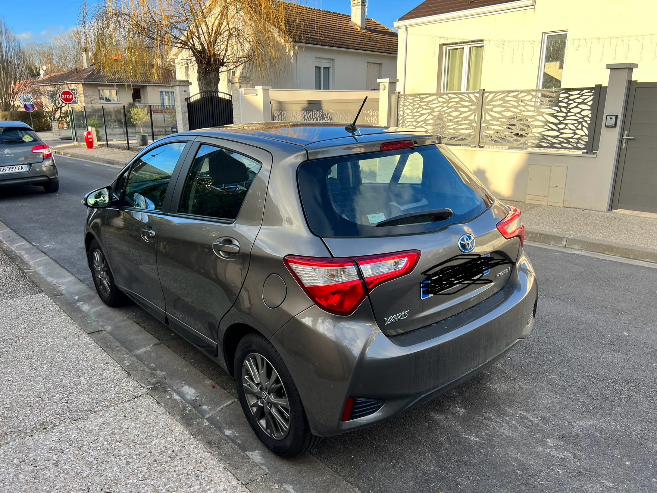 Toyota Yaris, 2018, Essence 98 / Électrique (hybride), automatique