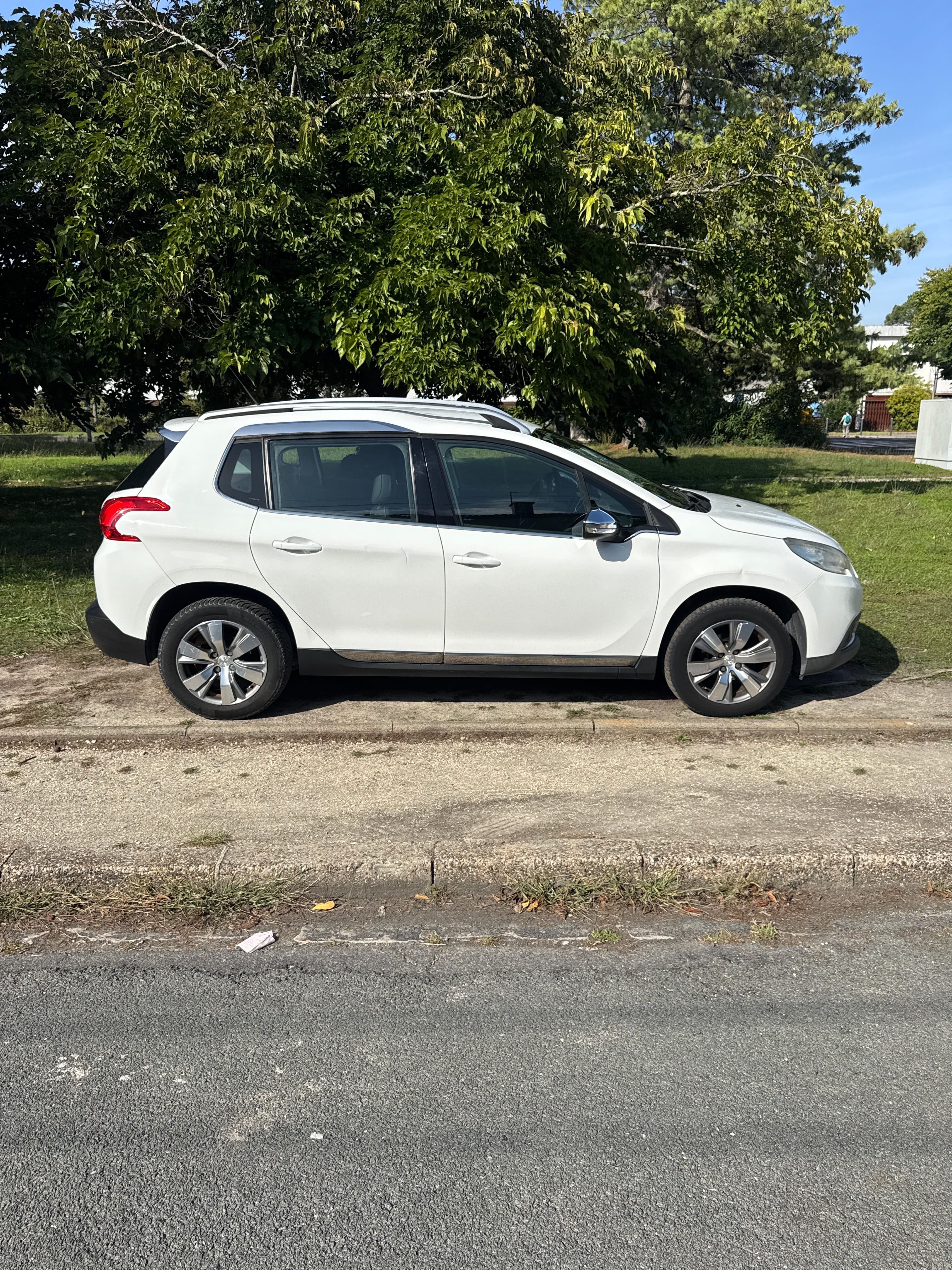 Peugeot 2008 avec Climatisation