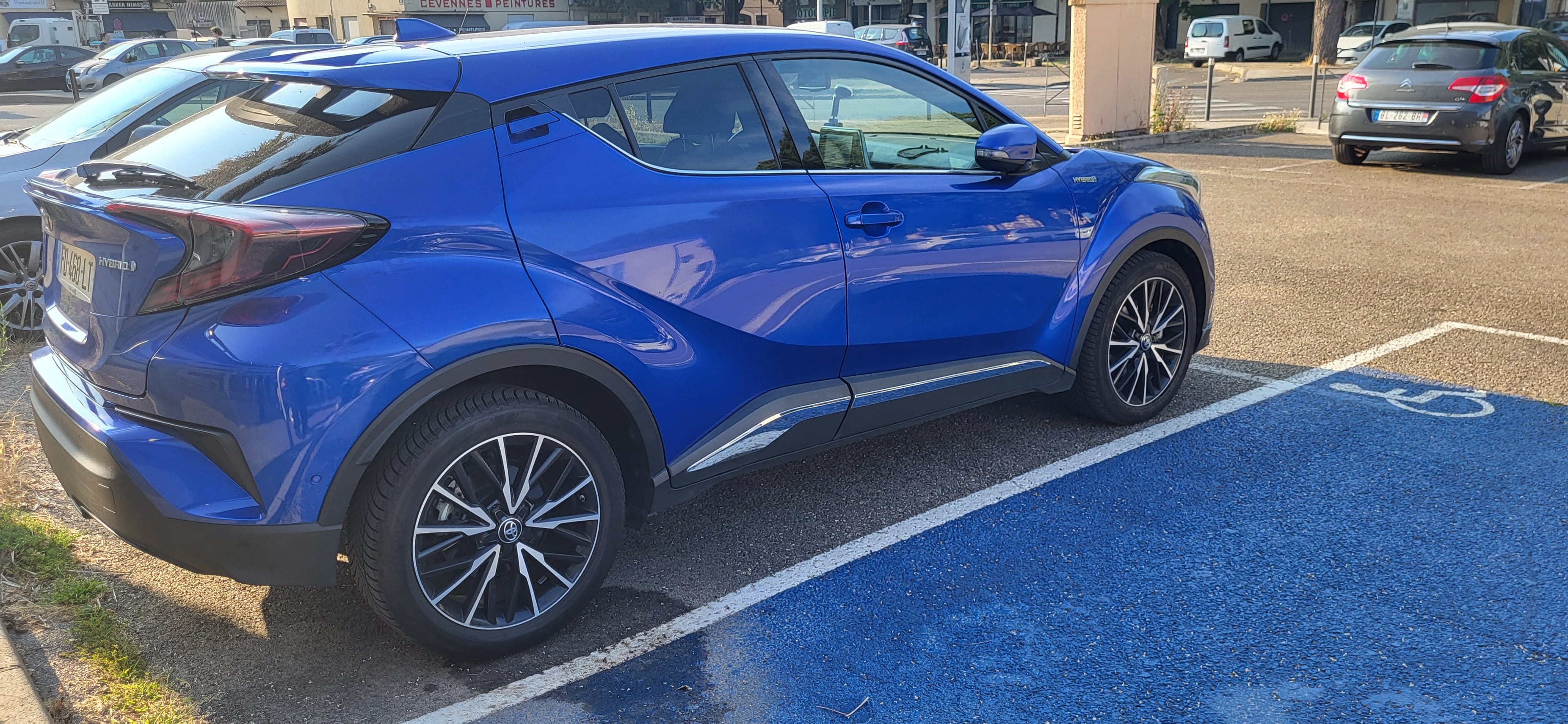 Toyota C-HR, 2019, Essence 98 / Électrique (hybride), automatique