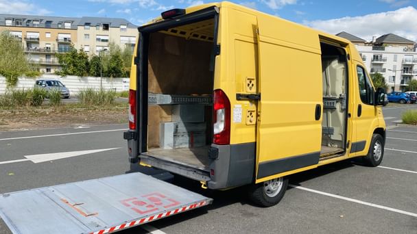 Fiat Ducato Hayon Élévateur L2H2 3,5T avec Audio Bluetooth